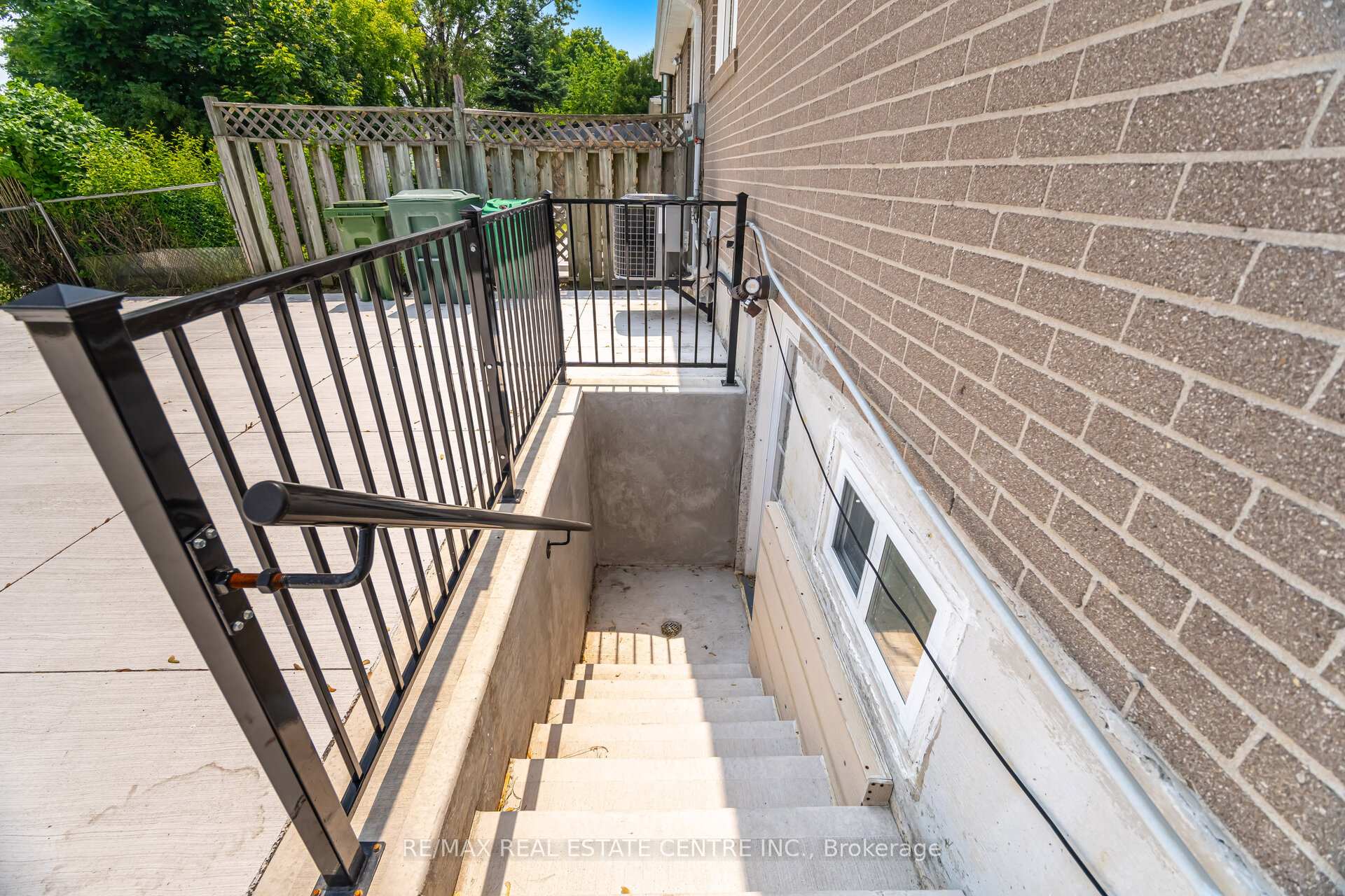 Photo 39 of 96 Fallingdale Crescent, Brampton, Southgate — HOMEH