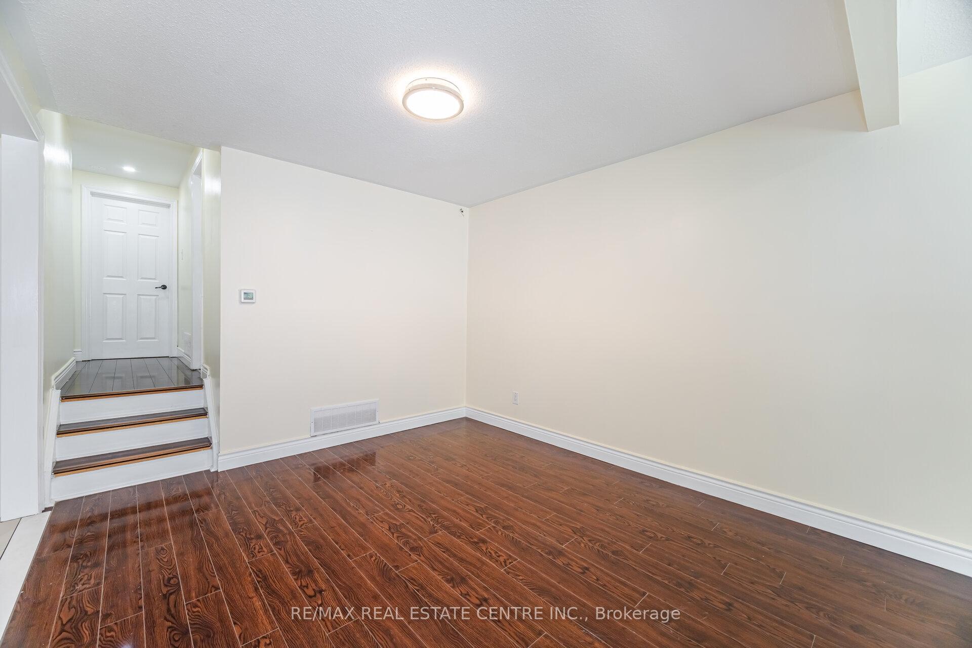 Photo 46 of 96 Fallingdale Crescent, Brampton, Southgate — HOMEH