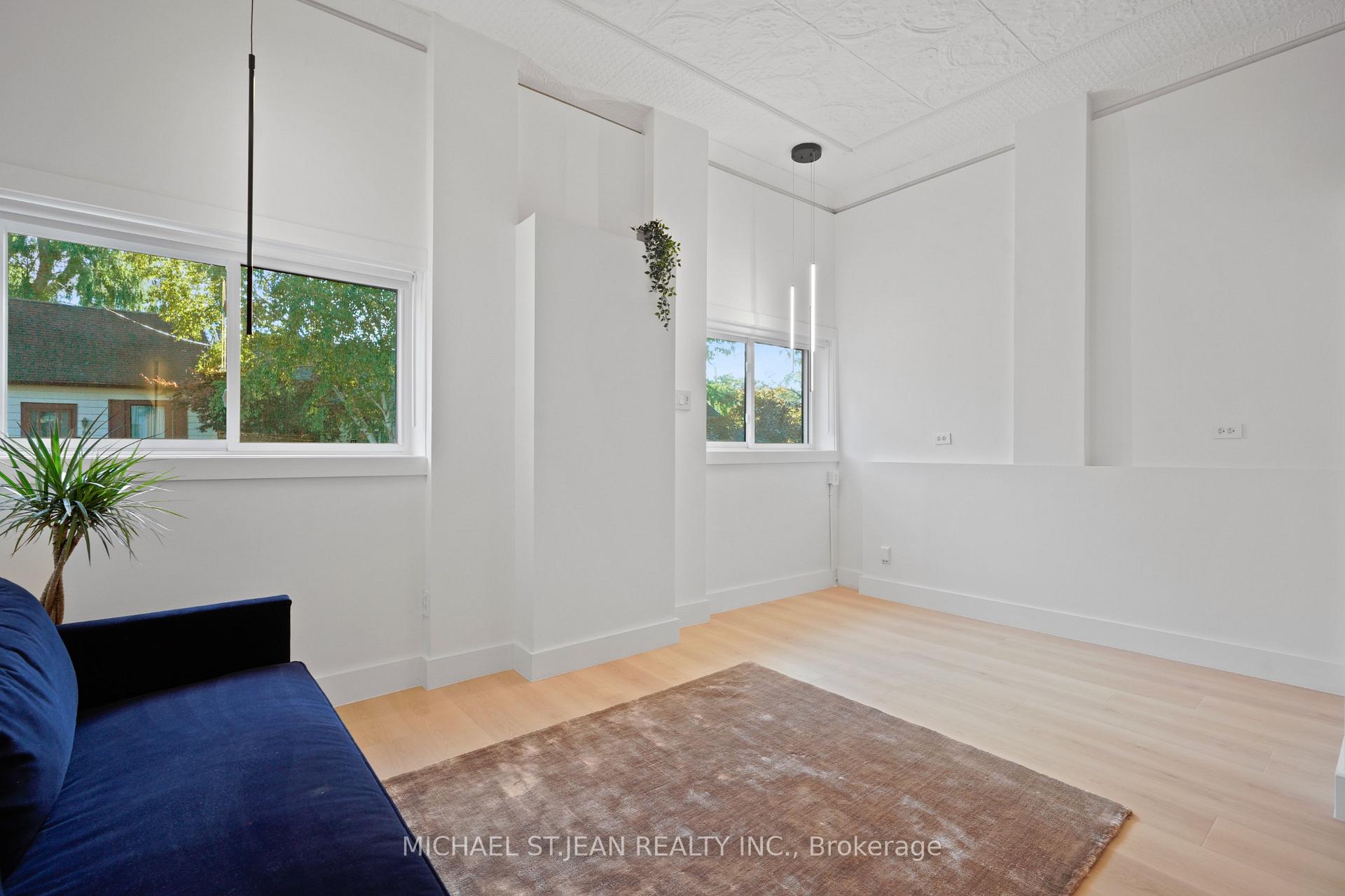 Photo 4 of Unit 1, 30 Jones Street, Hamilton, Strathcona — HOMEH