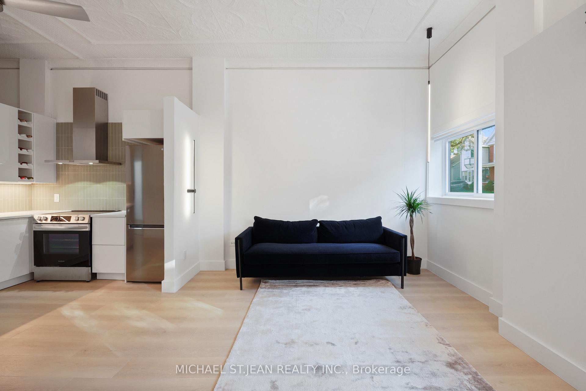 Photo 5 of Unit 1, 30 Jones Street, Hamilton, Strathcona — HOMEH