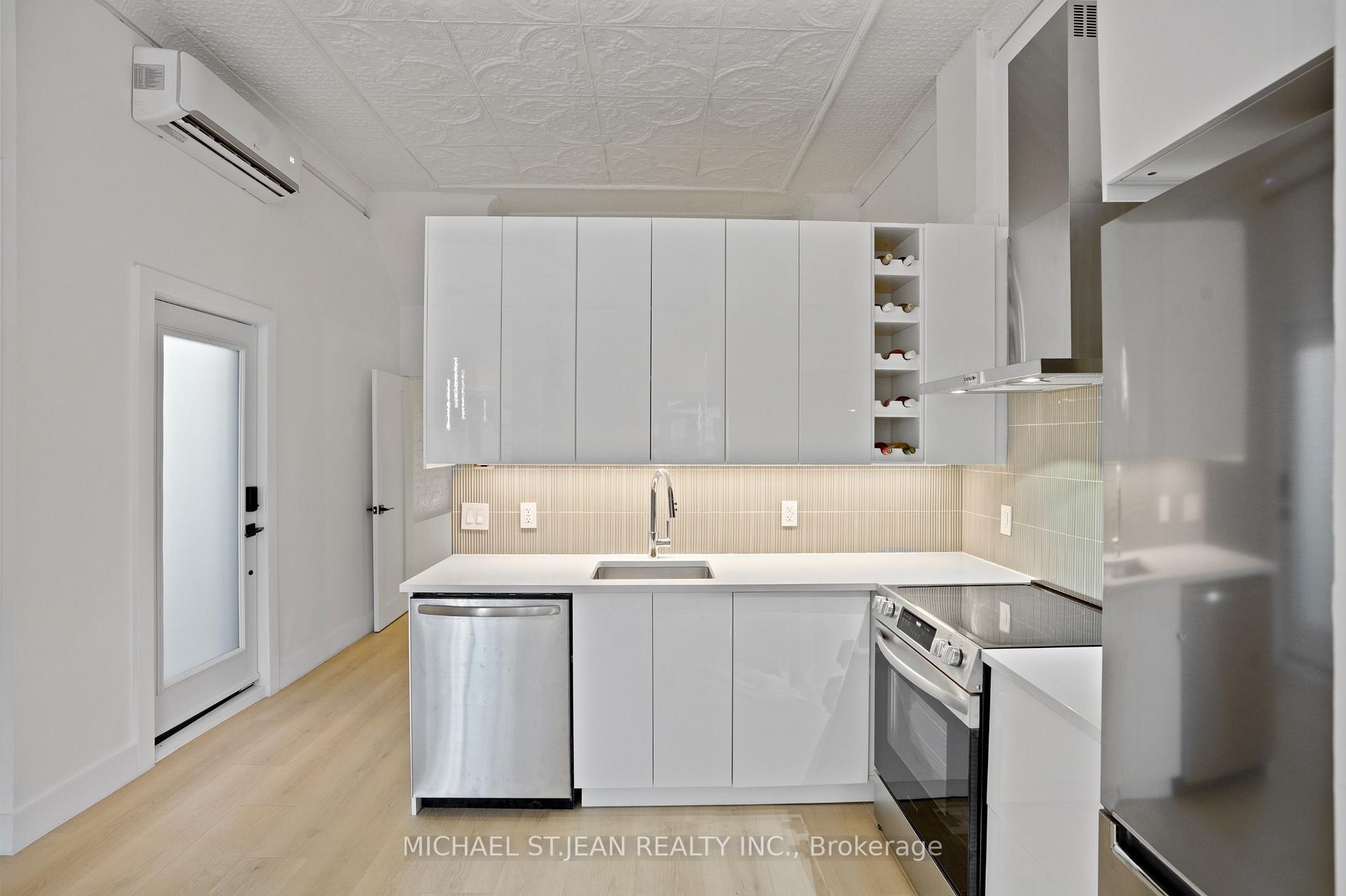 Photo 8 of Unit 1, 30 Jones Street, Hamilton, Strathcona — HOMEH