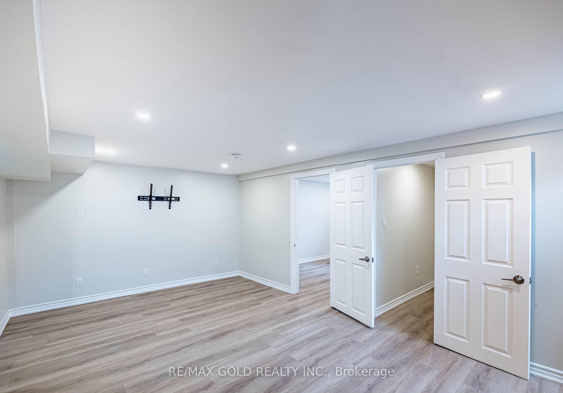 Photo 26 of 55 Greenwood Crescent, Brampton, Northgate — HOMEH