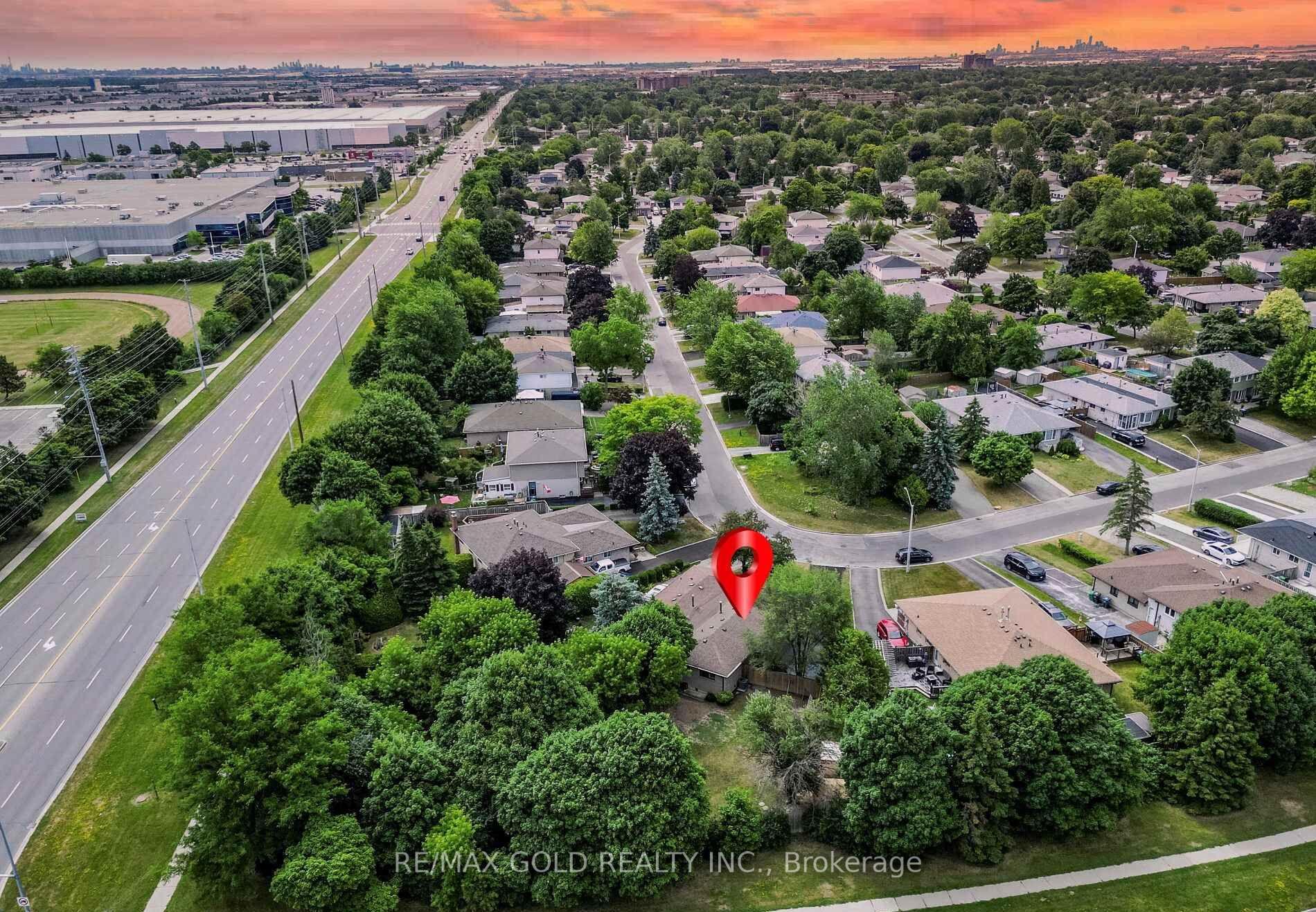 Photo 32 of 55 Greenwood Crescent, Brampton, Northgate — HOMEH