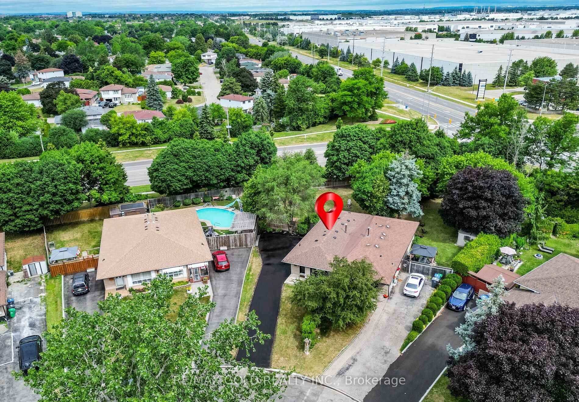Photo 33 of 55 Greenwood Crescent, Brampton, Northgate — HOMEH
