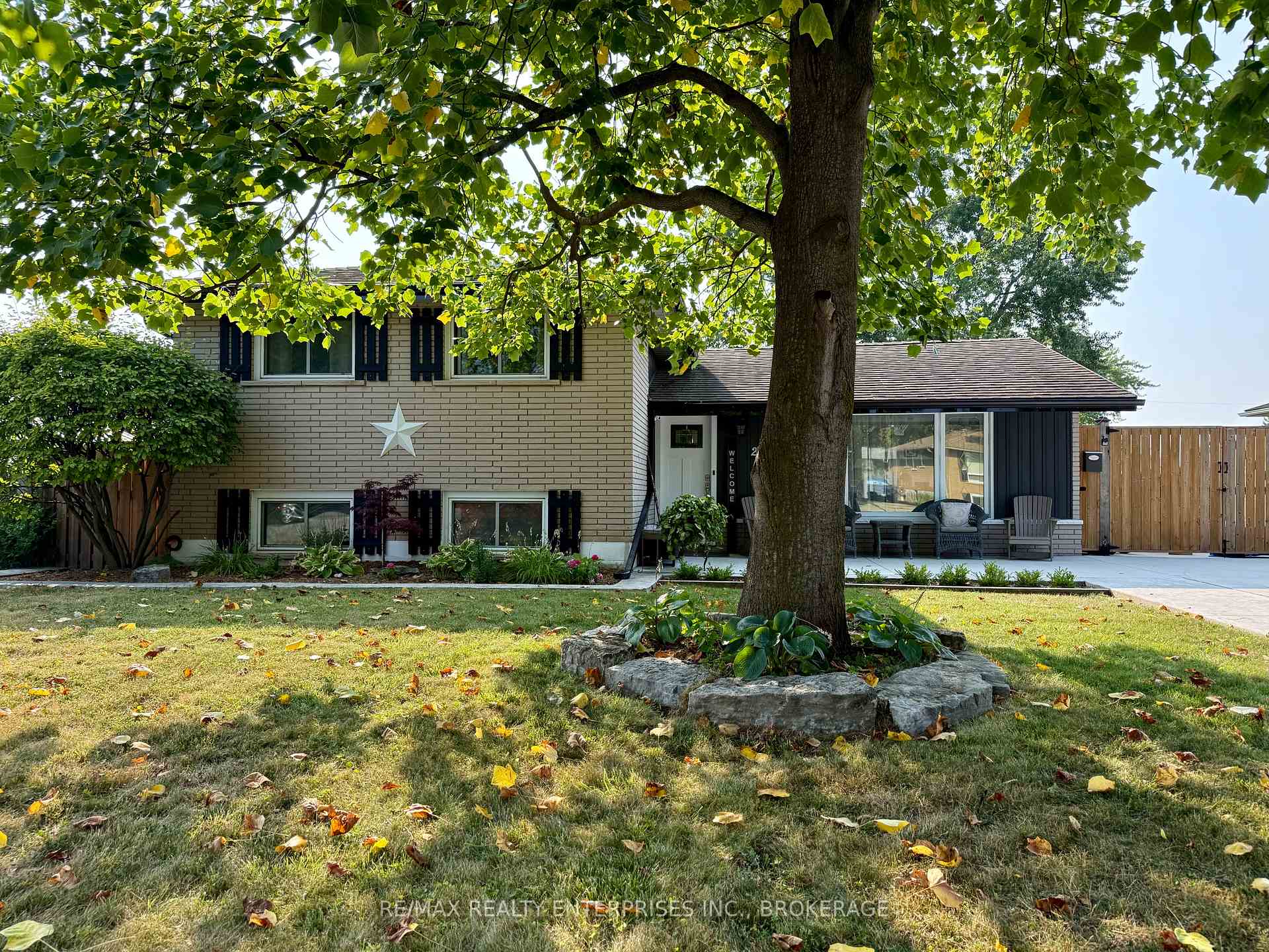 Front of 20 Karen Crescent