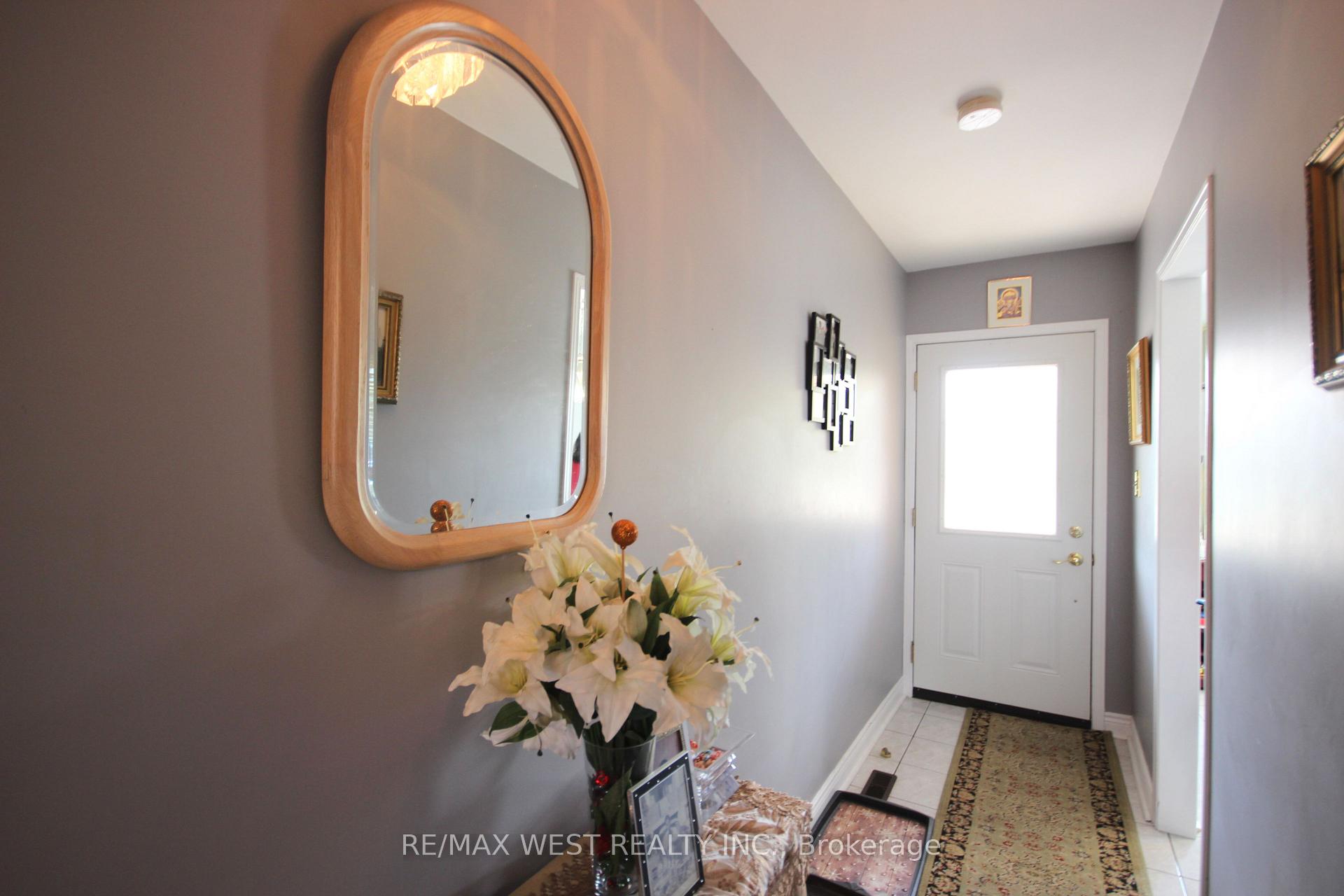 Photo 5 of 91 Simmons Boulevard, Brampton, Madoc — HOMEH