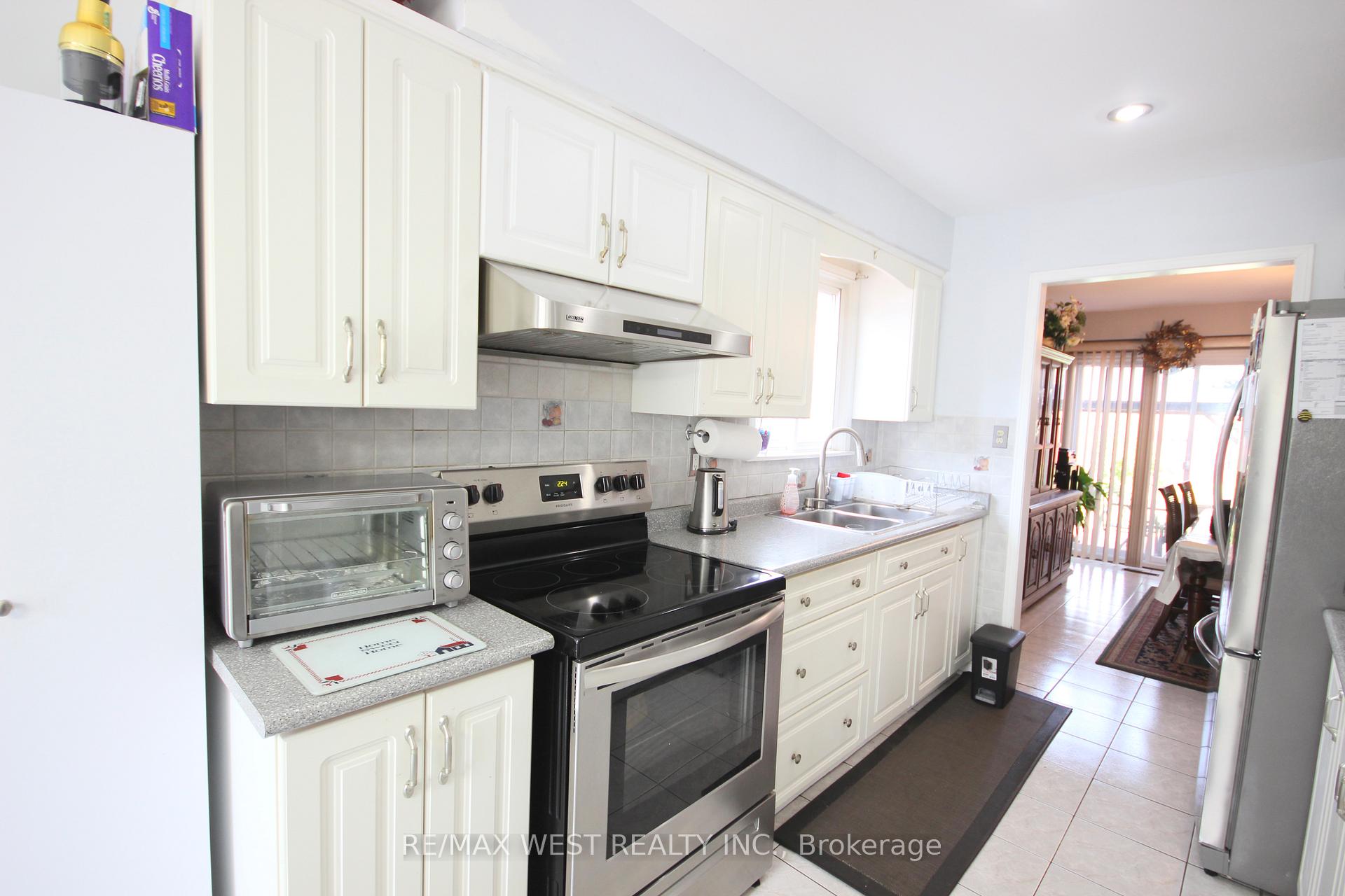 Photo 9 of 91 Simmons Boulevard, Brampton, Madoc — HOMEH