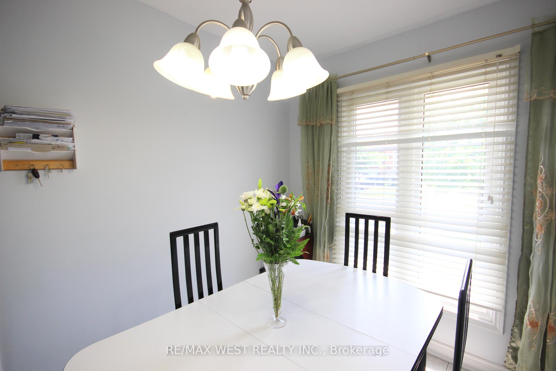 Photo 10 of 91 Simmons Boulevard, Brampton, Madoc — HOMEH