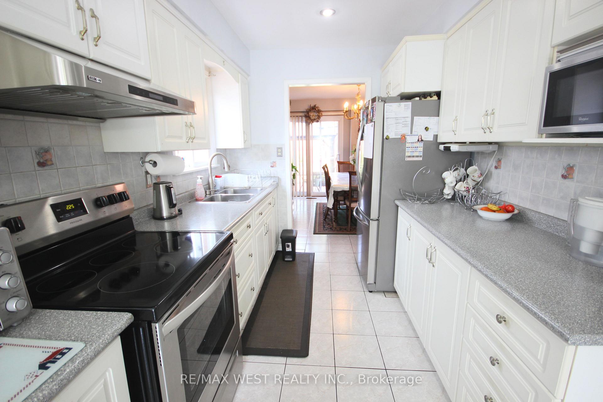 Photo 8 of 91 Simmons Boulevard, Brampton, Madoc — HOMEH