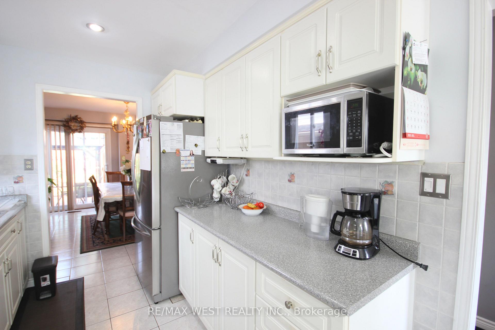 Photo 11 of 91 Simmons Boulevard, Brampton, Madoc — HOMEH