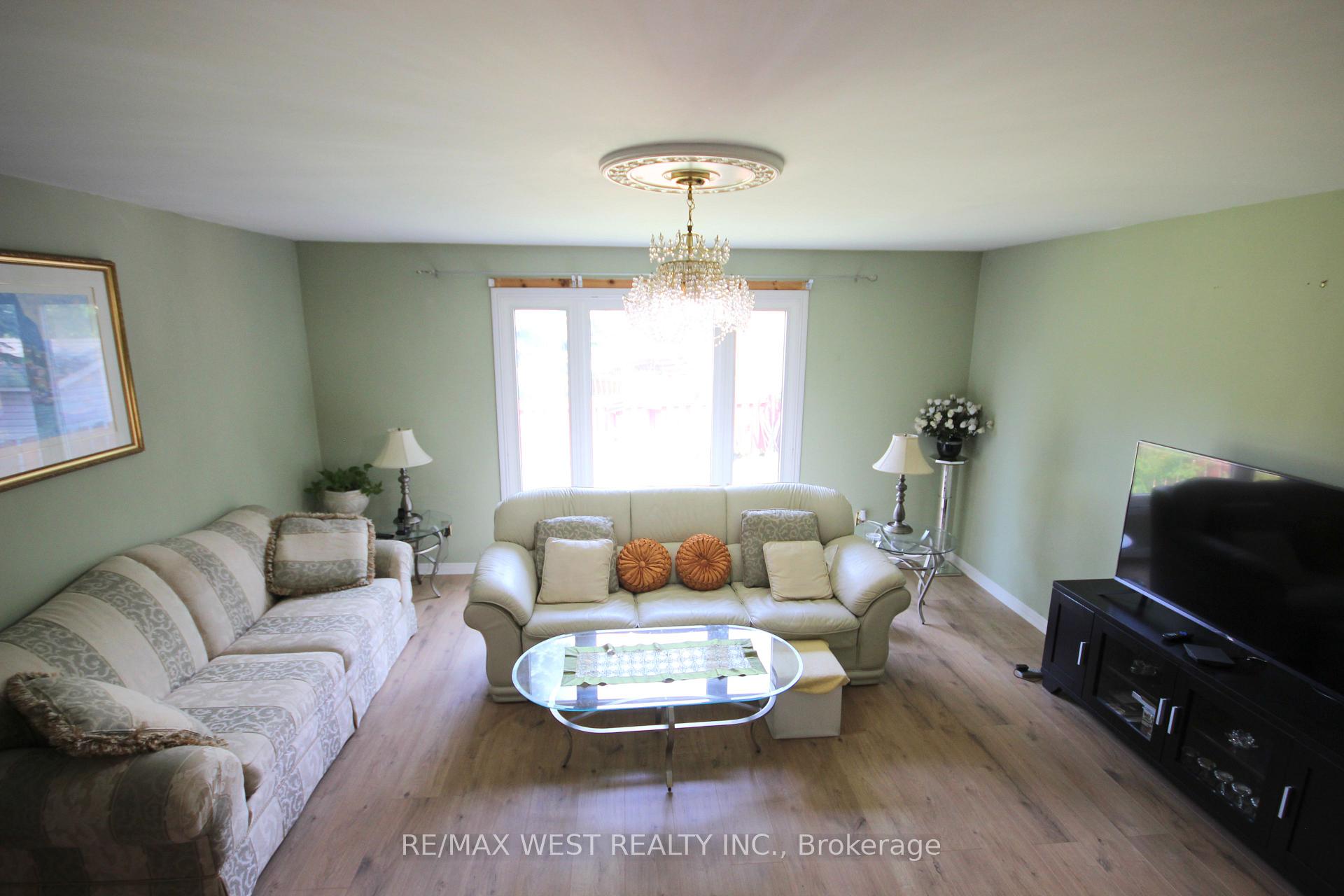 Photo 16 of 91 Simmons Boulevard, Brampton, Madoc — HOMEH