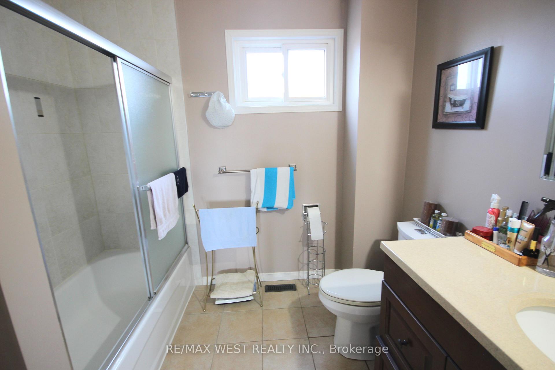 Photo 24 of 91 Simmons Boulevard, Brampton, Madoc — HOMEH
