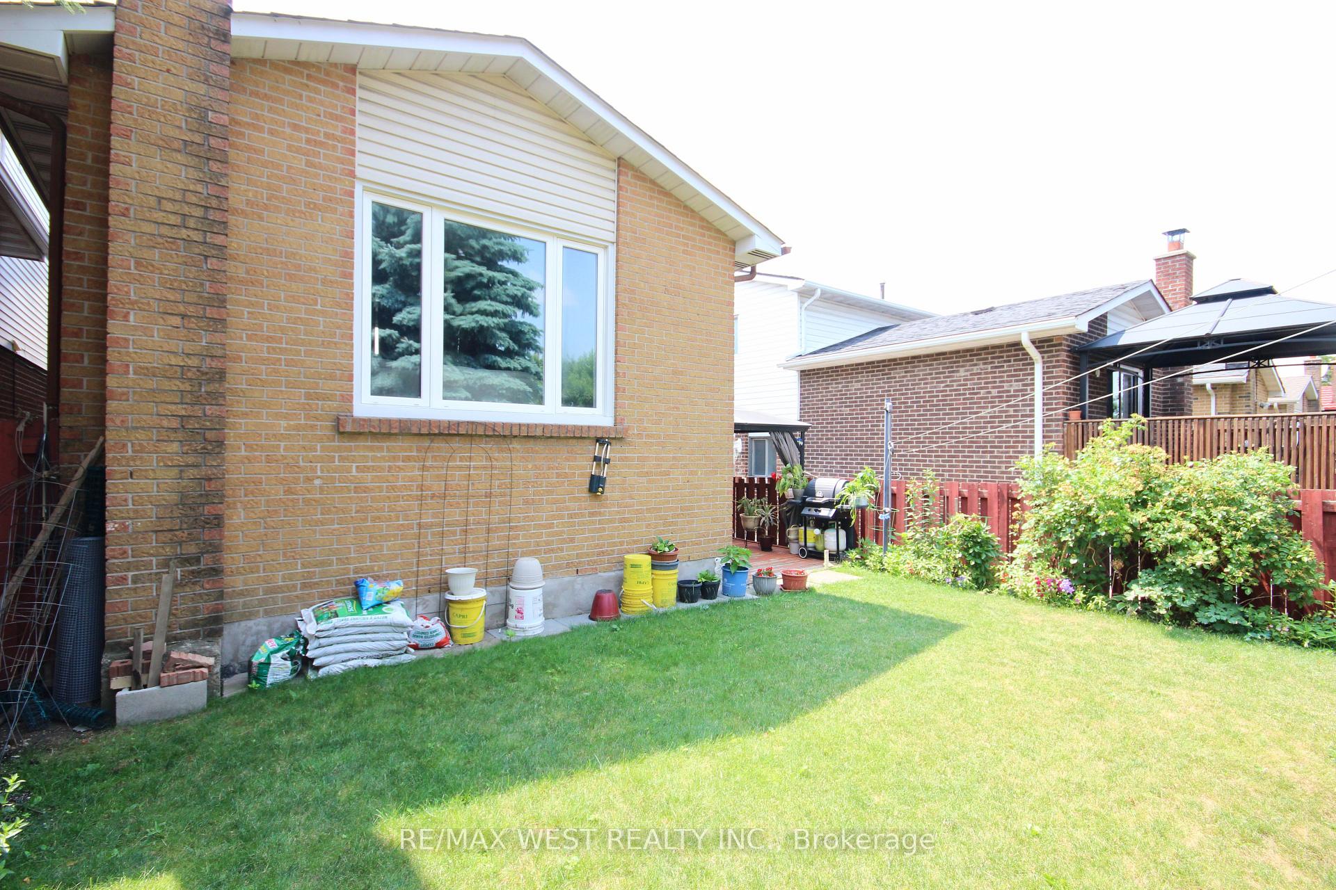 Photo 43 of 91 Simmons Boulevard, Brampton, Madoc — HOMEH