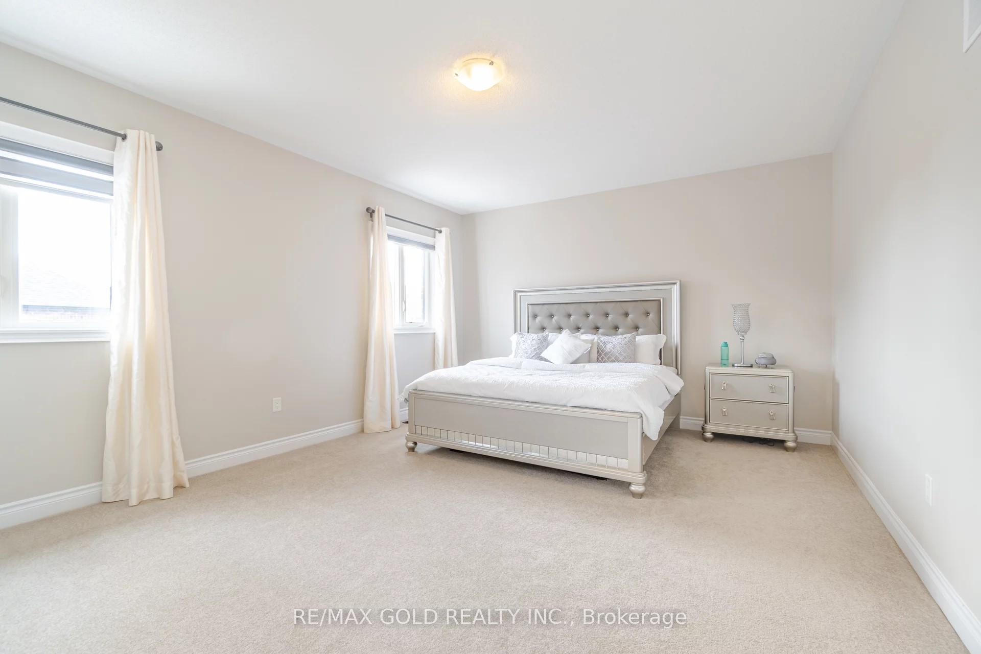 Photo 10 of 11 Carl Finlay Drive, Brampton, Toronto Gore Rural Estate — HOMEH