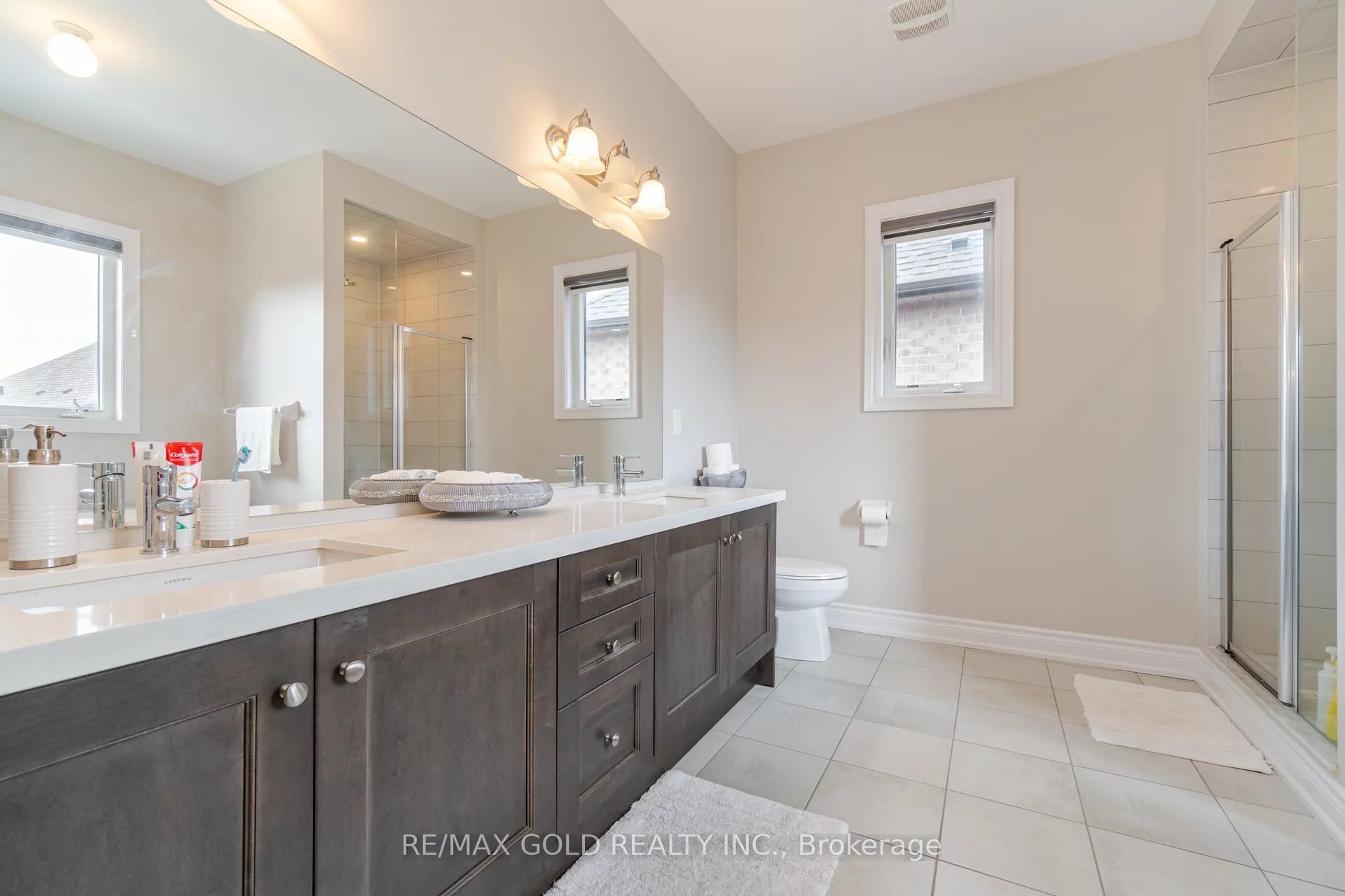 Photo 18 of 11 Carl Finlay Drive, Brampton, Toronto Gore Rural Estate — HOMEH