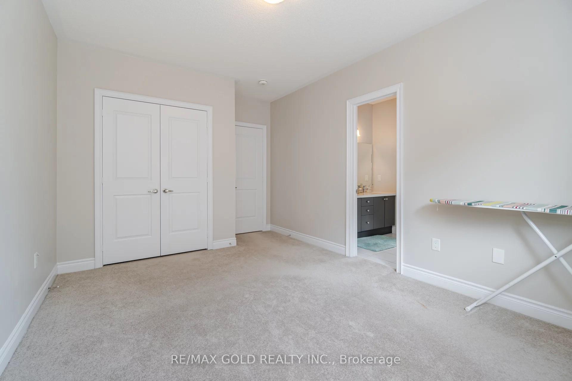 Photo 12 of 11 Carl Finlay Drive, Brampton, Toronto Gore Rural Estate — HOMEH