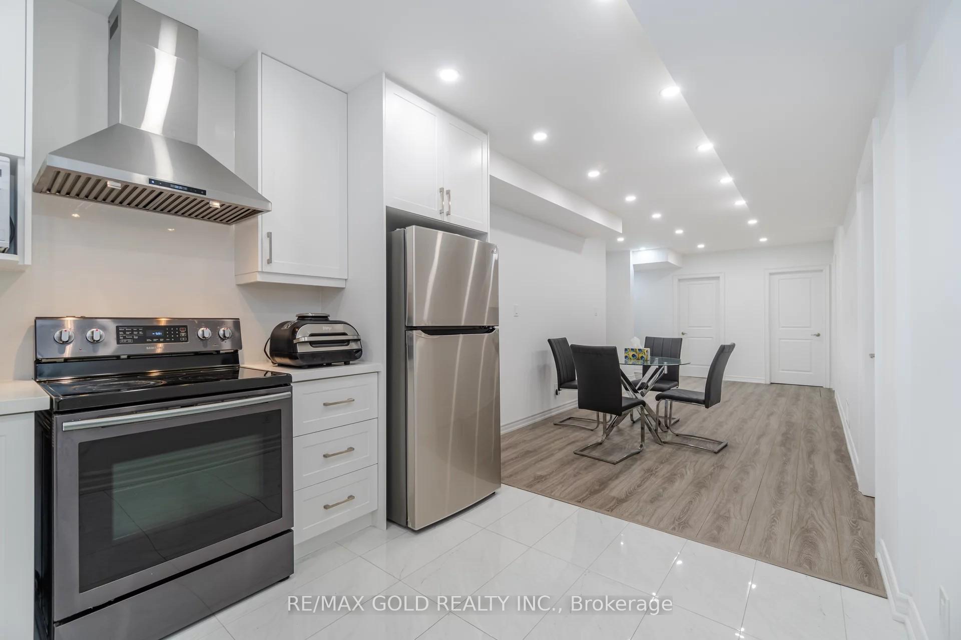 Photo 22 of 11 Carl Finlay Drive, Brampton, Toronto Gore Rural Estate — HOMEH