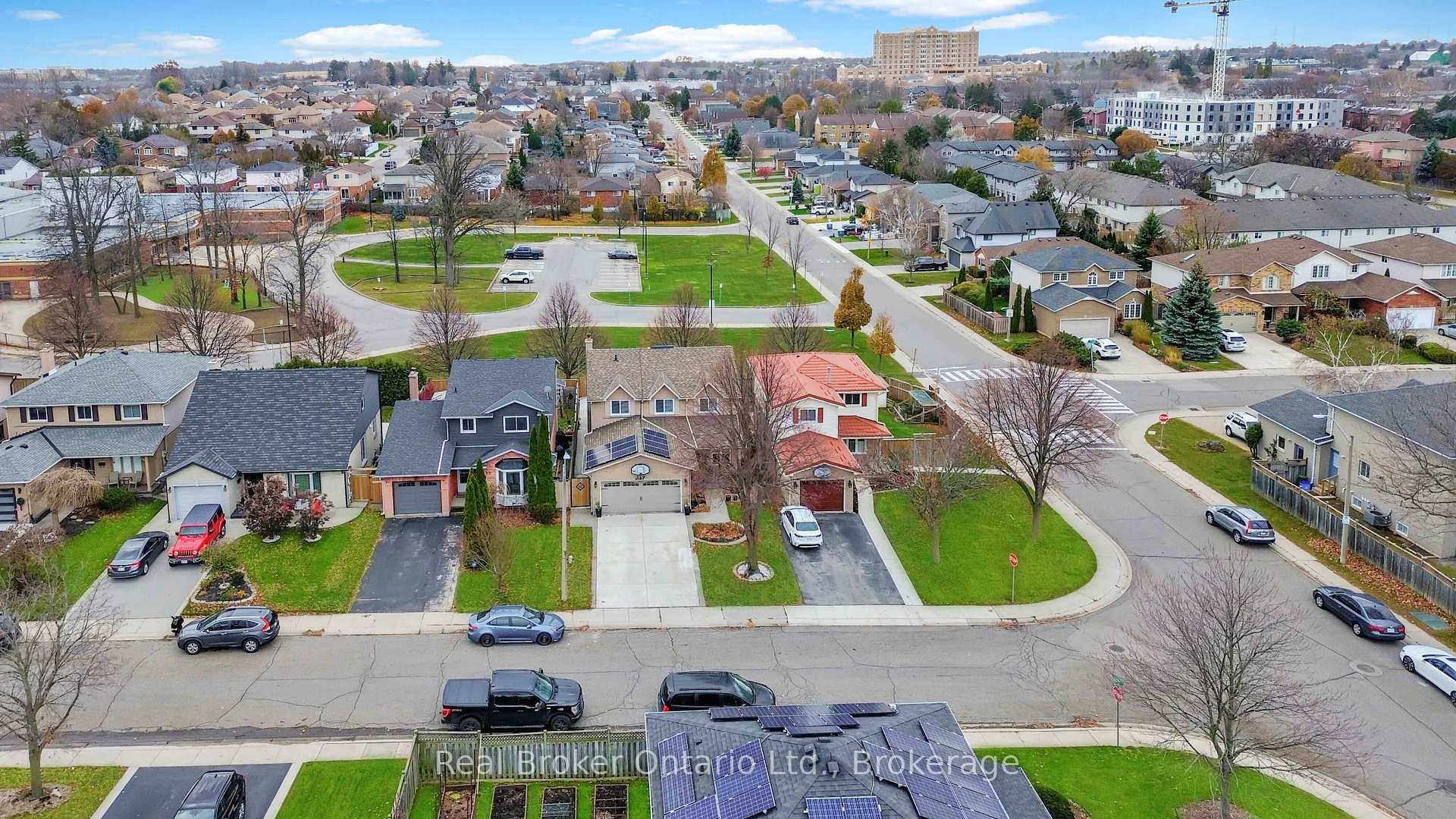 Photo 1 of 157 Twin Crescent, Hamilton, Butler — HOMEH