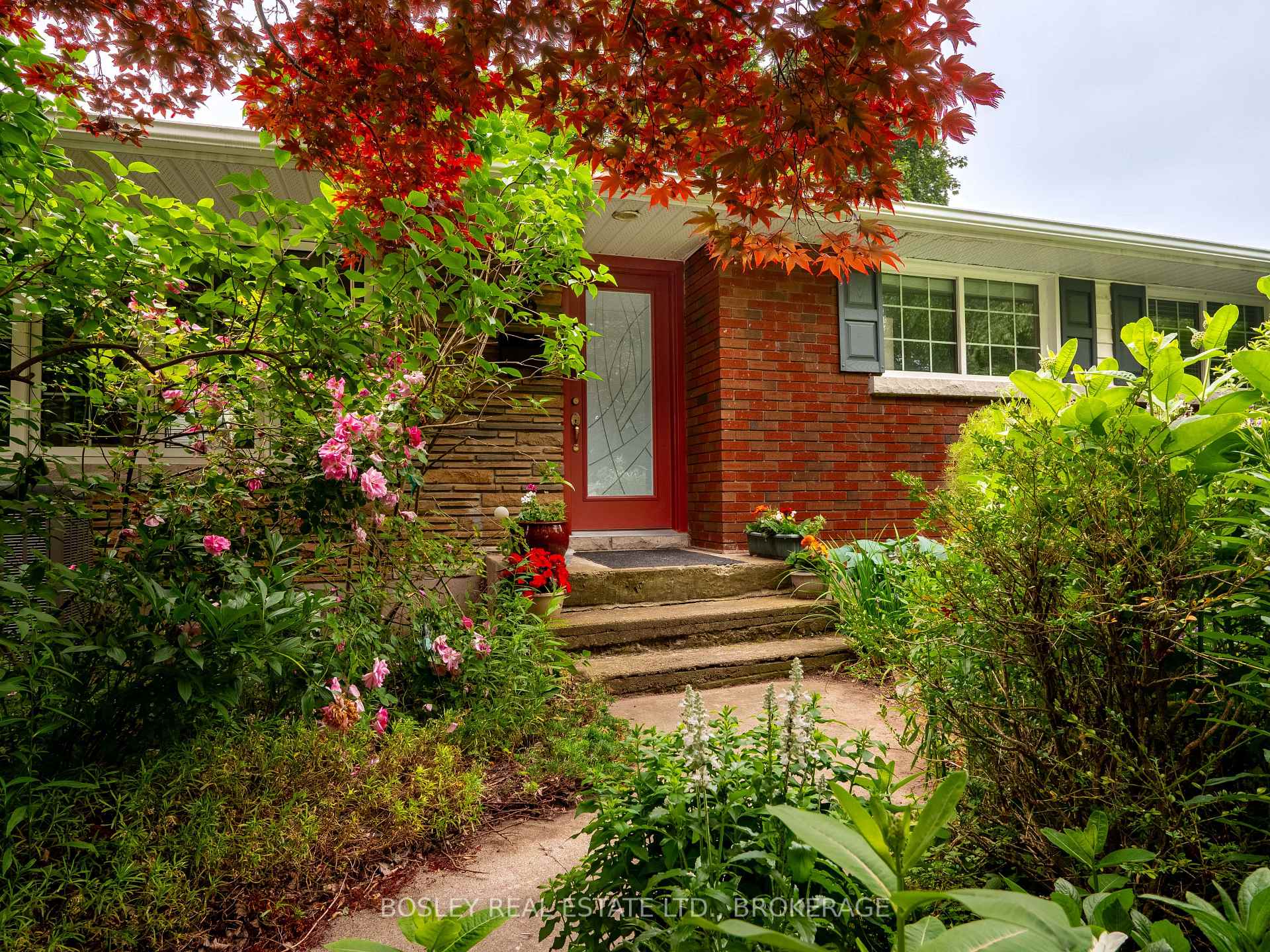 Photo 1 of 28 Kilbourne Crescent, St. Catharines, Bunting/Linwell — HOMEH