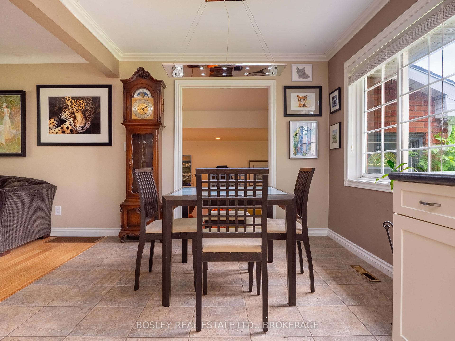 Photo 2 of 28 Kilbourne Crescent, St. Catharines, Bunting/Linwell — HOMEH