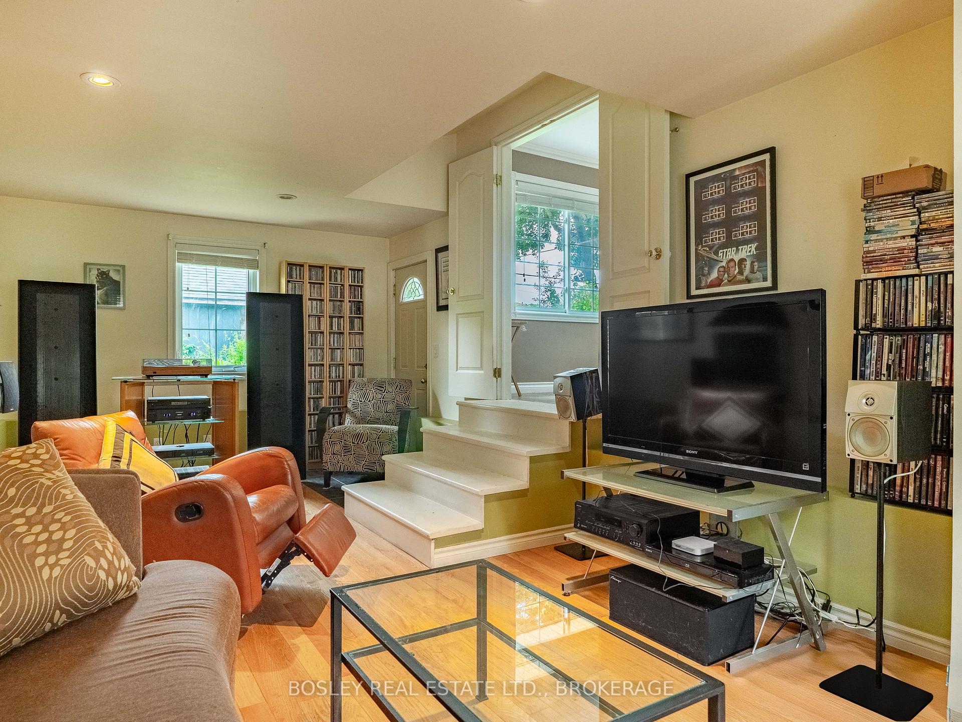 Photo 8 of 28 Kilbourne Crescent, St. Catharines, Bunting/Linwell — HOMEH