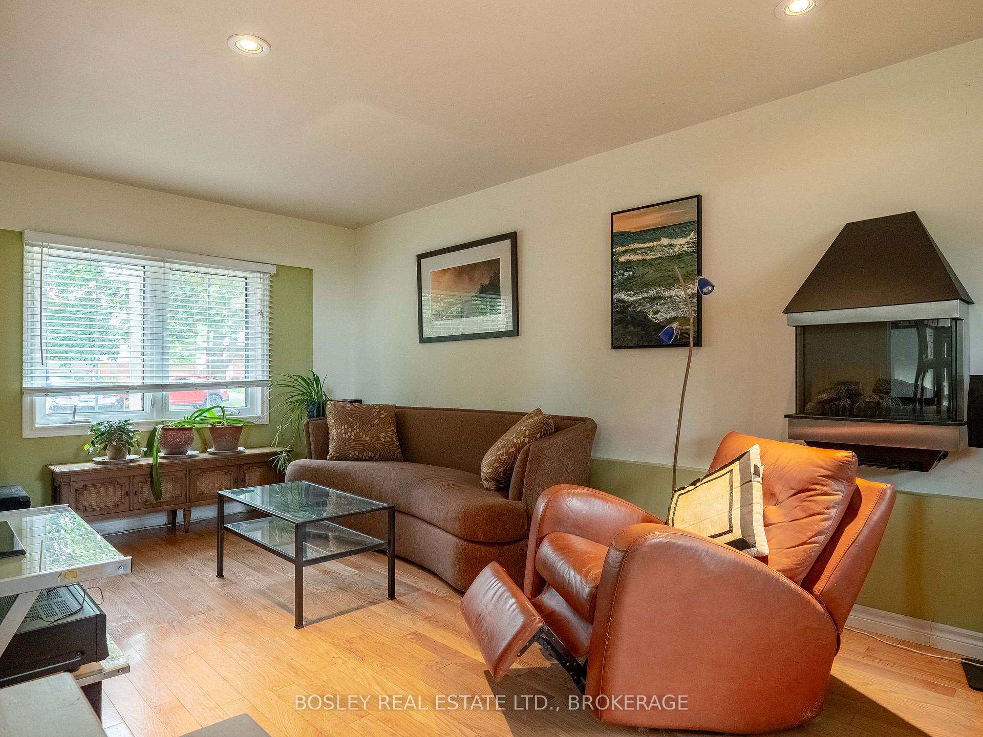 Photo 6 of 28 Kilbourne Crescent, St. Catharines, Bunting/Linwell — HOMEH
