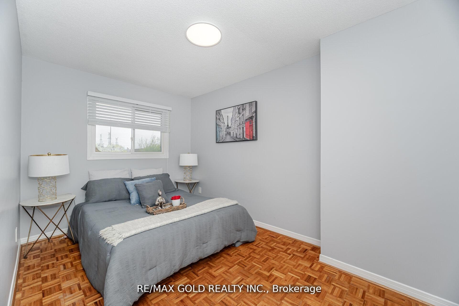 Photo 8 of 58 Kesteven Crescent, Brampton, Fletcher's Creek South — HOMEH