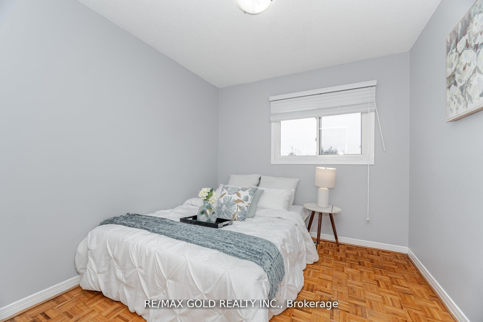 Photo 11 of 58 Kesteven Crescent, Brampton, Fletcher's Creek South — HOMEH
