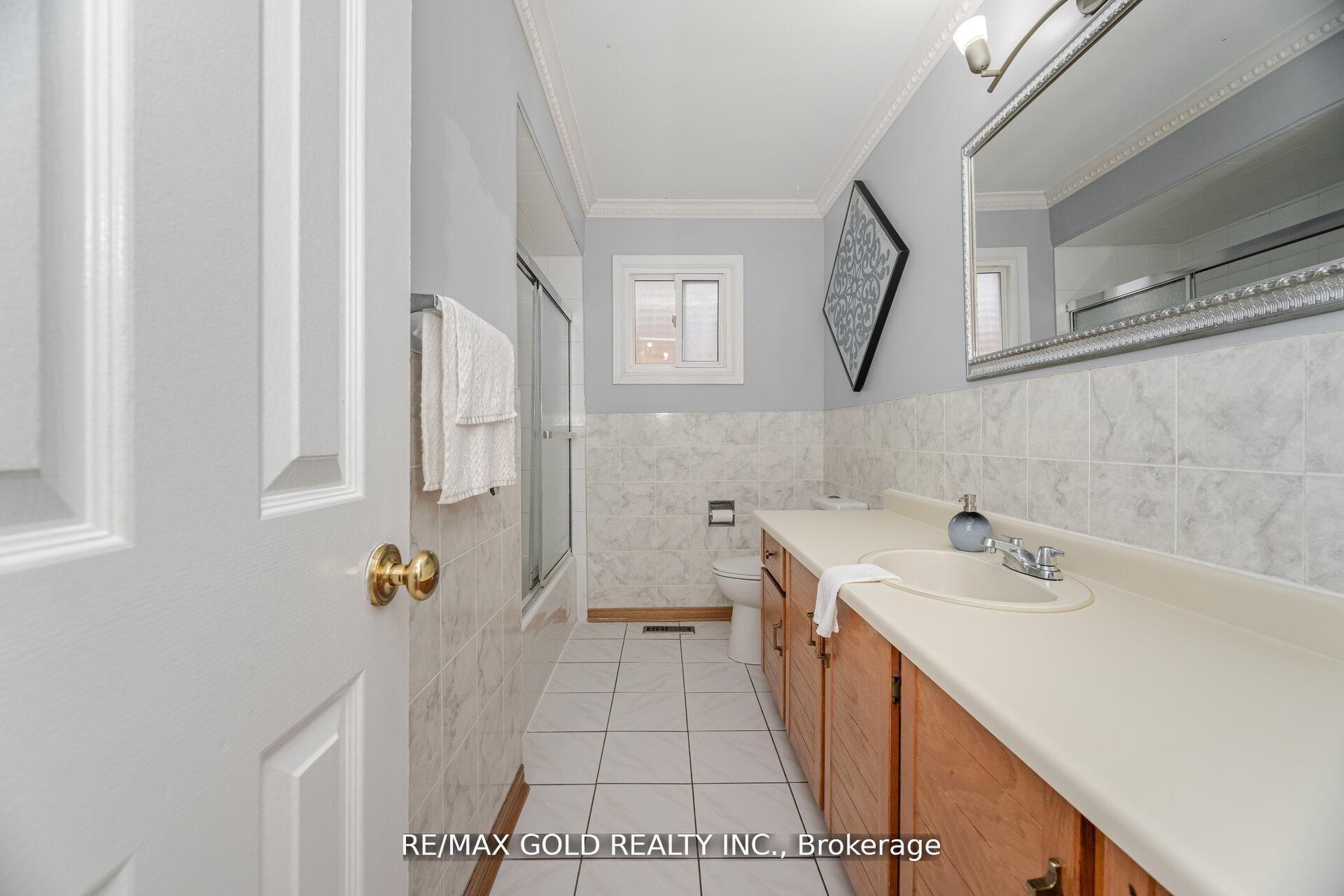 Photo 13 of 58 Kesteven Crescent, Brampton, Fletcher's Creek South — HOMEH
