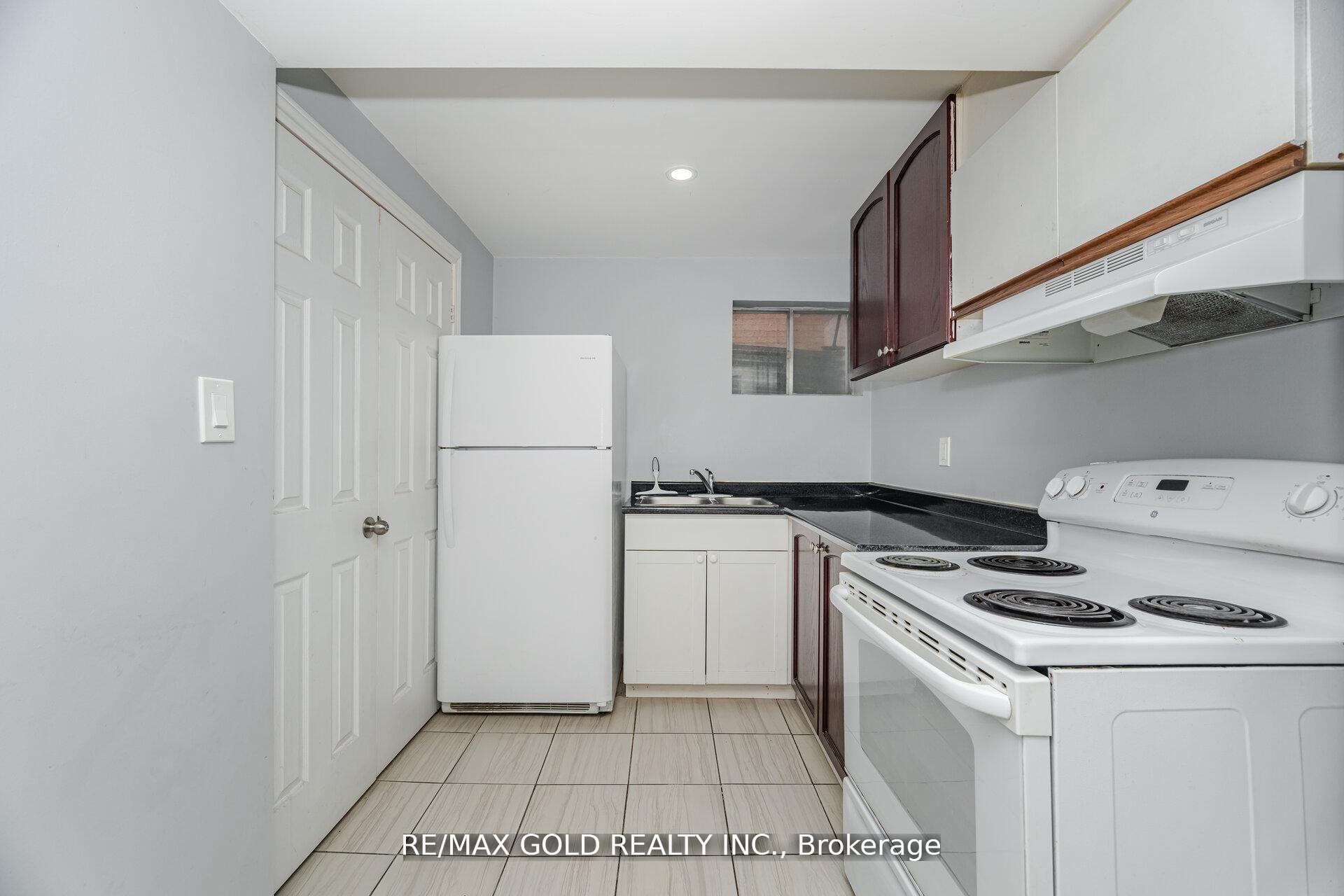 Photo 17 of 58 Kesteven Crescent, Brampton, Fletcher's Creek South — HOMEH