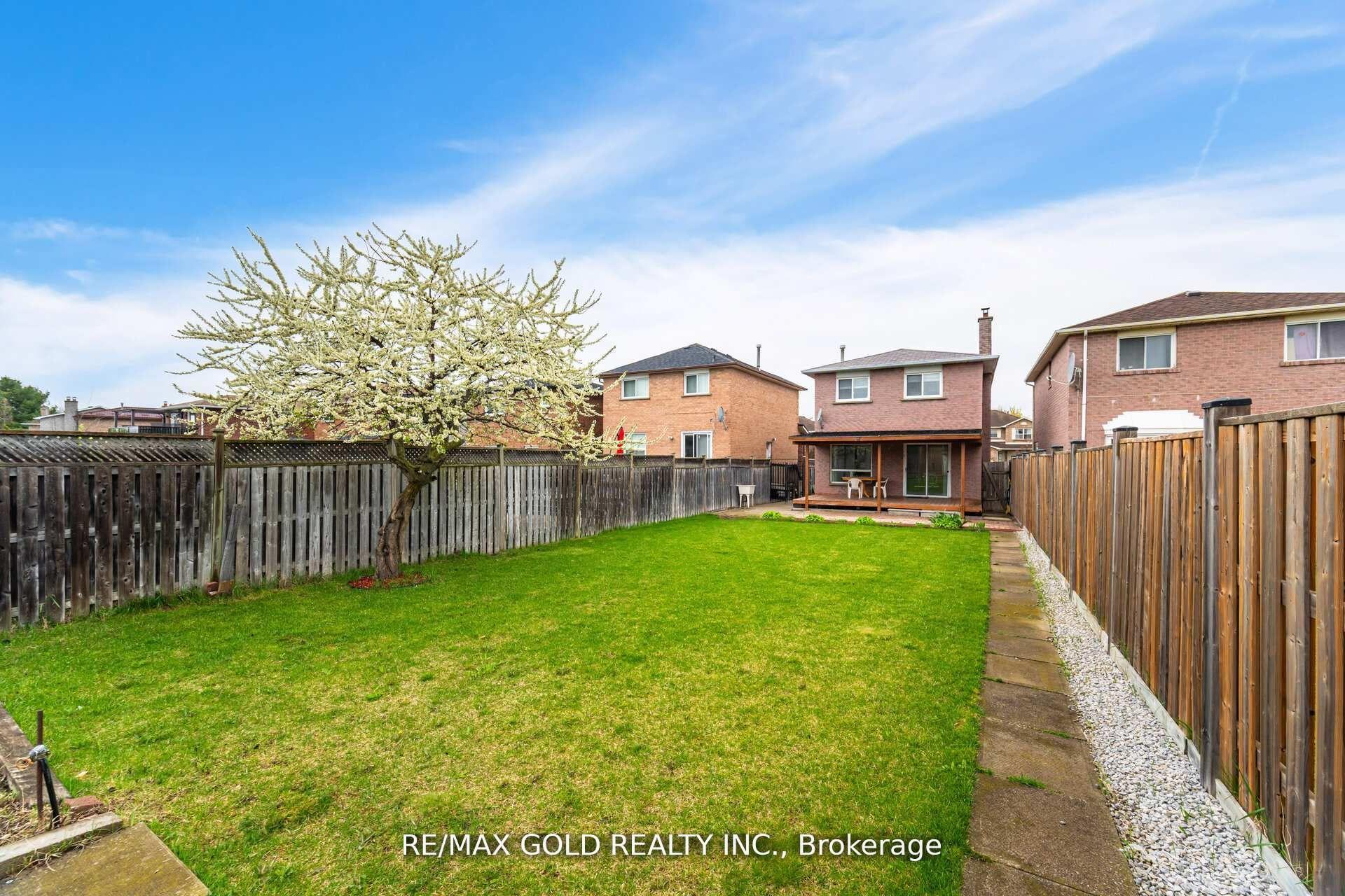 Photo 23 of 58 Kesteven Crescent, Brampton, Fletcher's Creek South — HOMEH