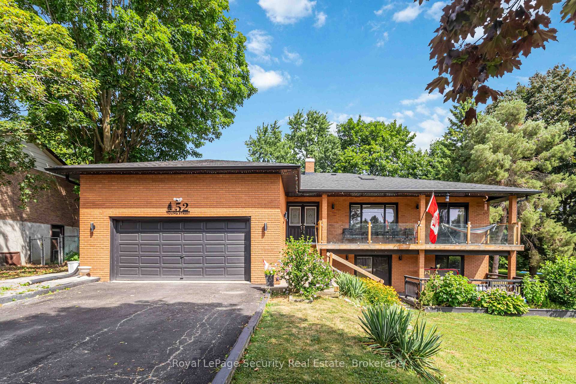 Photo 3 of 52 Young Street, Uxbridge — HOMEH