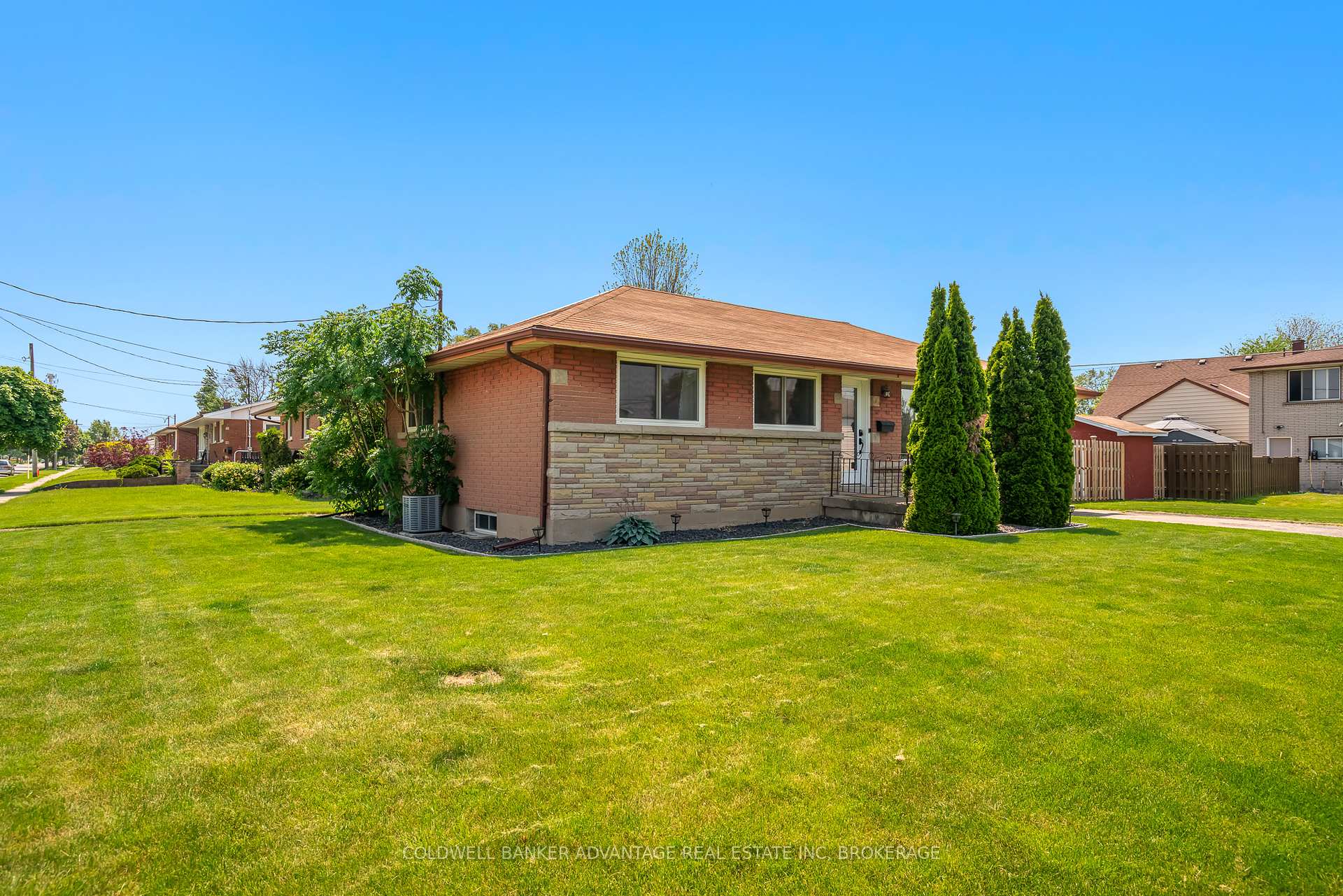 Photo 2 of 500 Harrison Avenue, Welland, Lincoln/Crowland — HOMEH