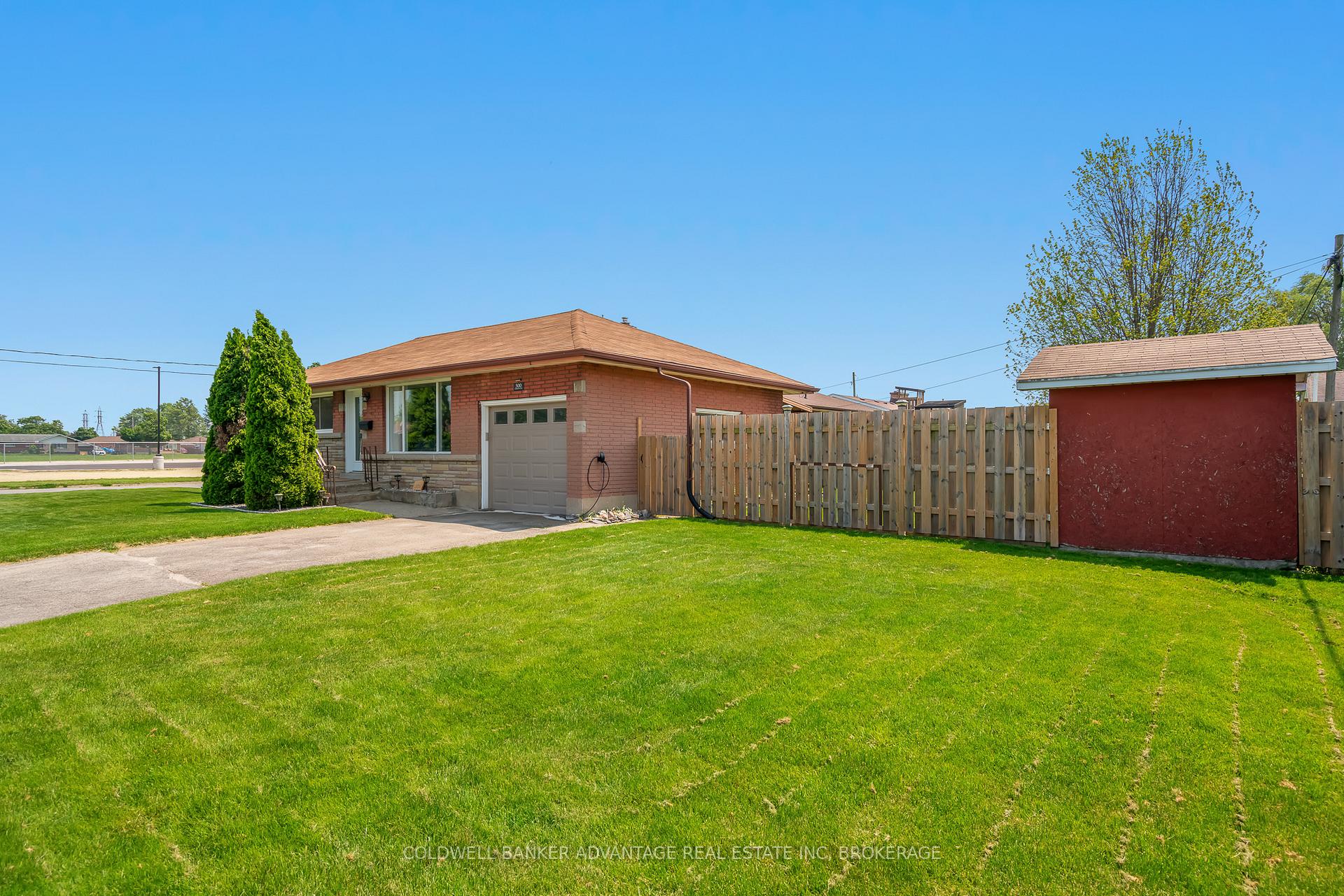 Photo 3 of 500 Harrison Avenue, Welland, Lincoln/Crowland — HOMEH