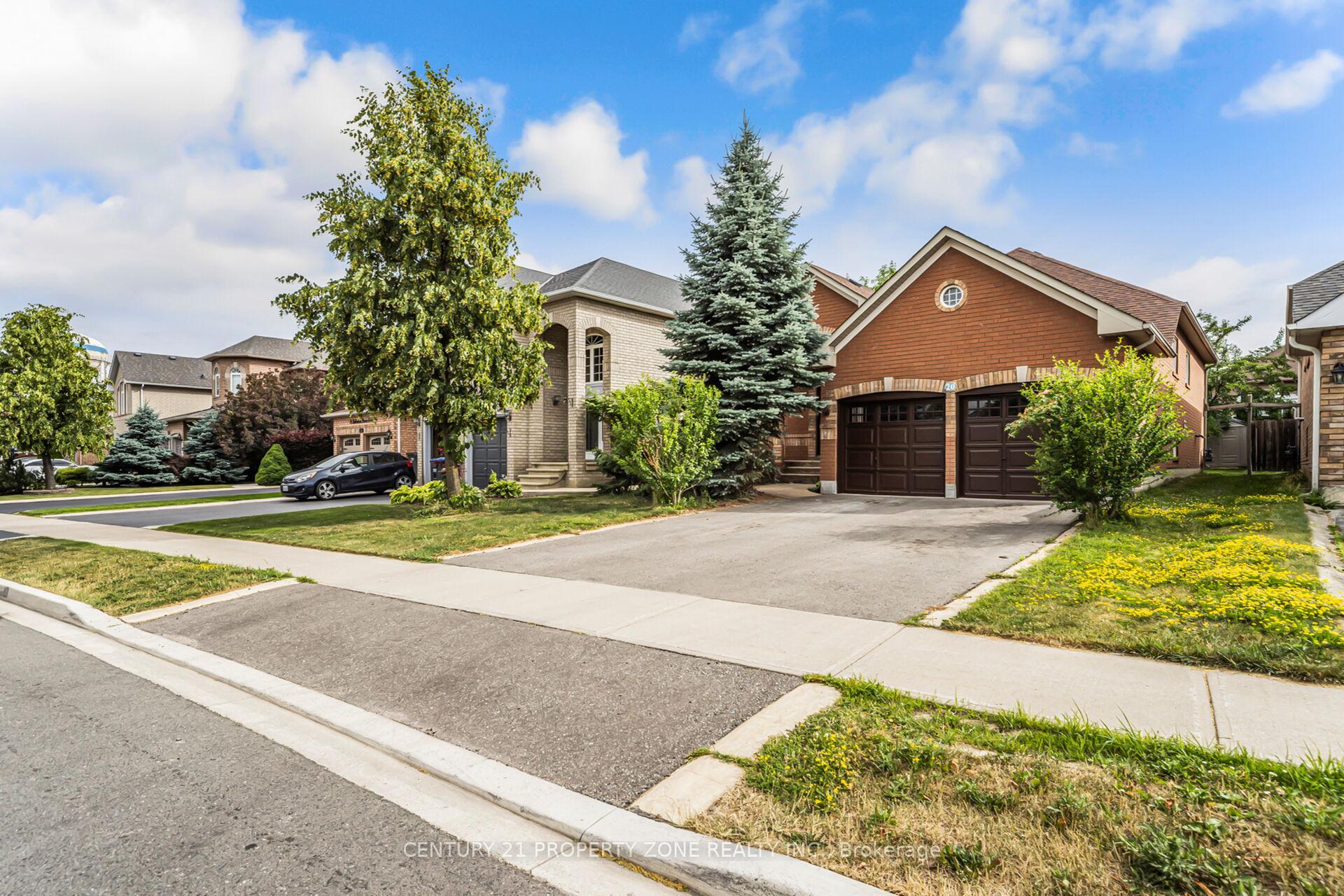 Photo 3 of 20 Robertson Davies Drive, Brampton, Snelgrove — HOMEH