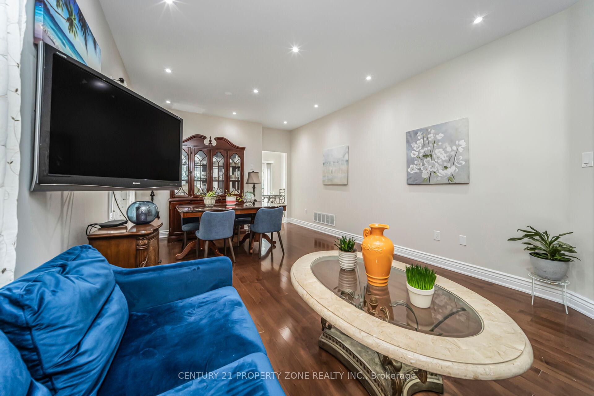 Photo 11 of 20 Robertson Davies Drive, Brampton, Snelgrove — HOMEH