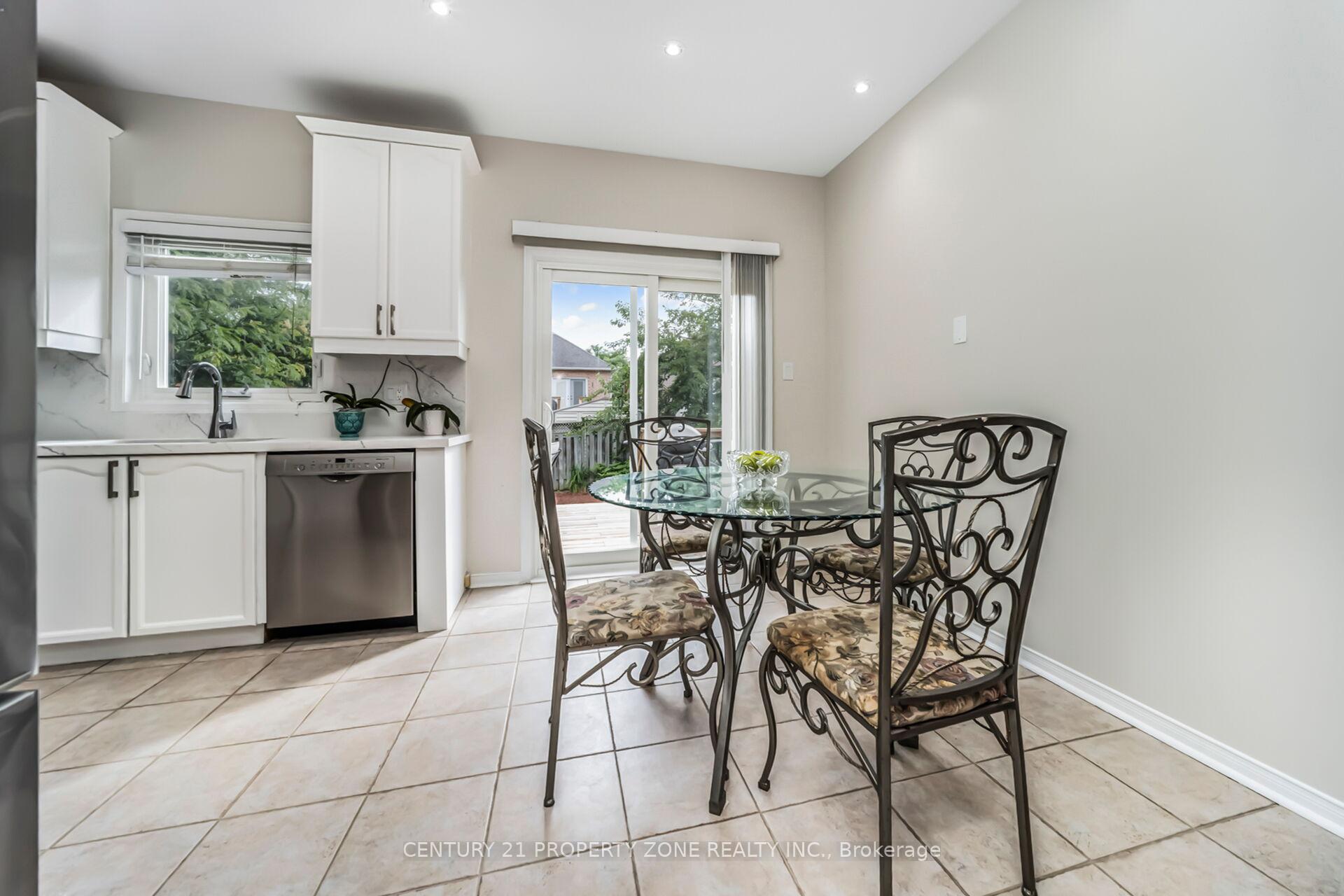 Photo 16 of 20 Robertson Davies Drive, Brampton, Snelgrove — HOMEH