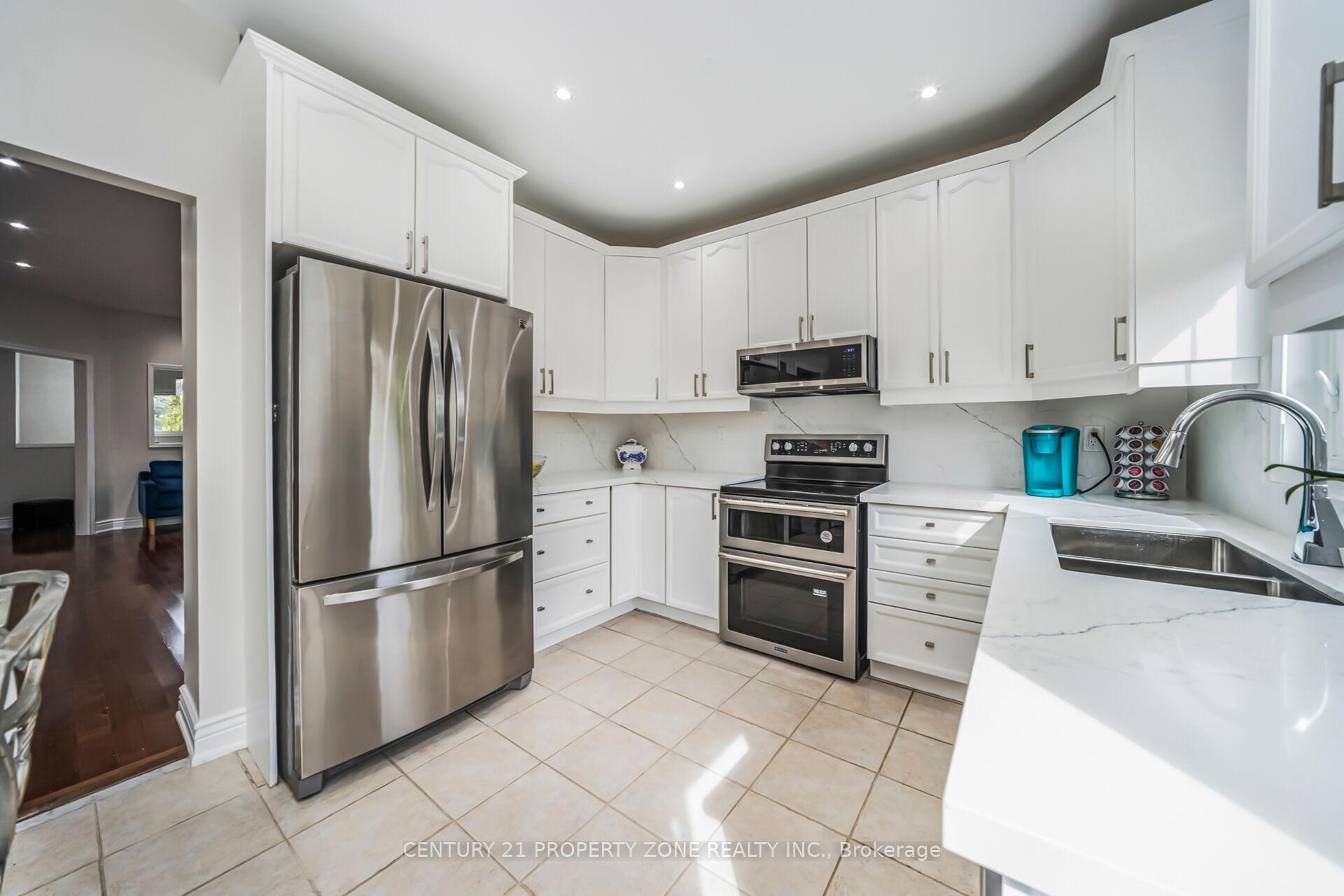 Photo 15 of 20 Robertson Davies Drive, Brampton, Snelgrove — HOMEH