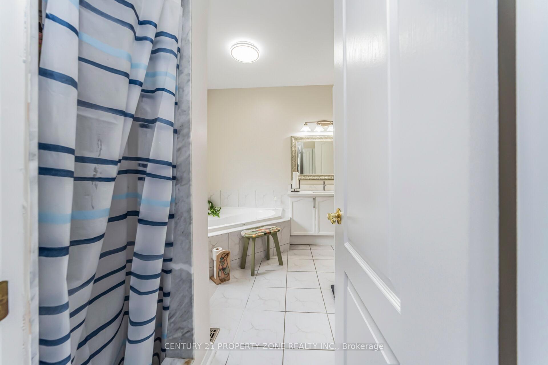 Photo 22 of 20 Robertson Davies Drive, Brampton, Snelgrove — HOMEH