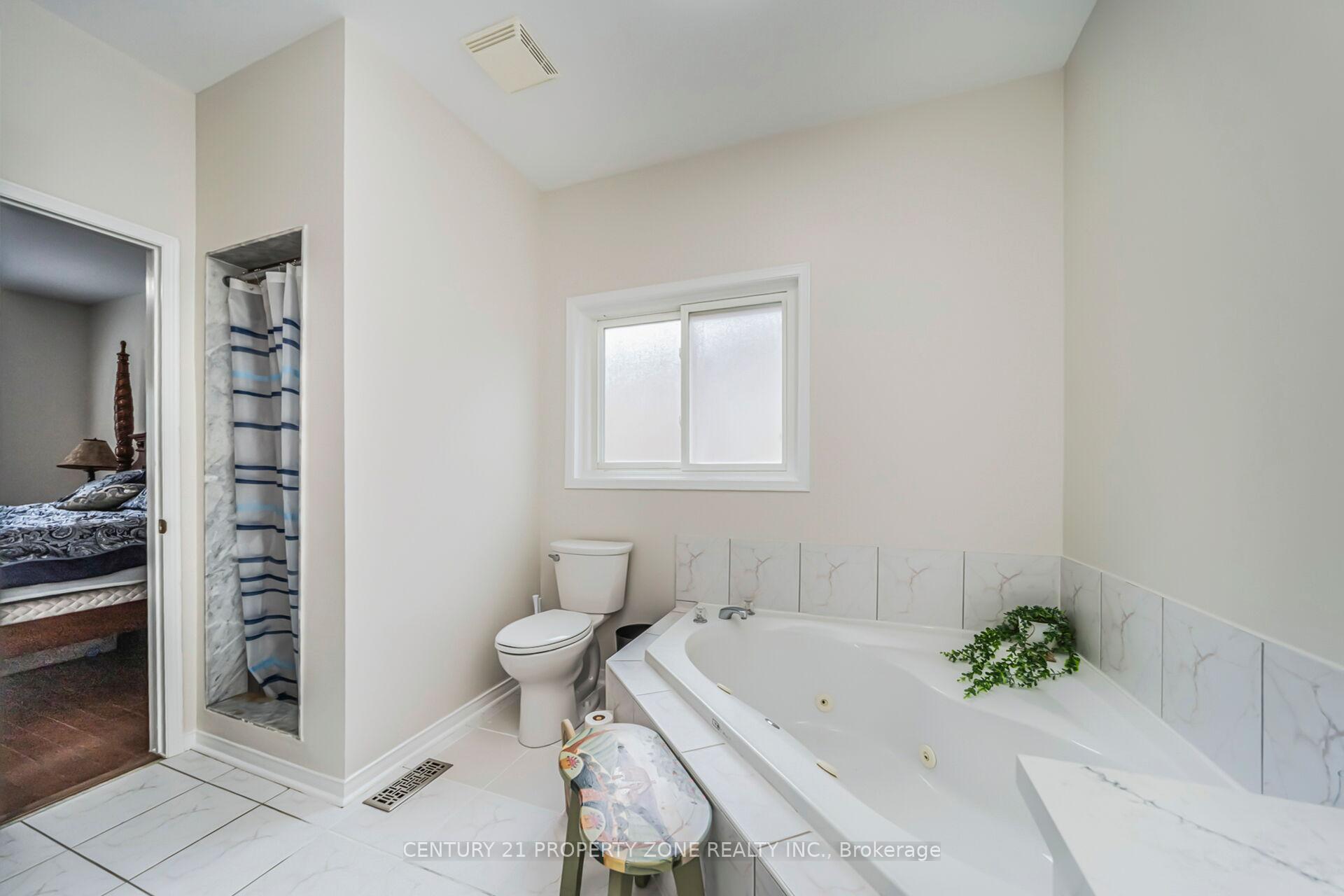 Photo 25 of 20 Robertson Davies Drive, Brampton, Snelgrove — HOMEH