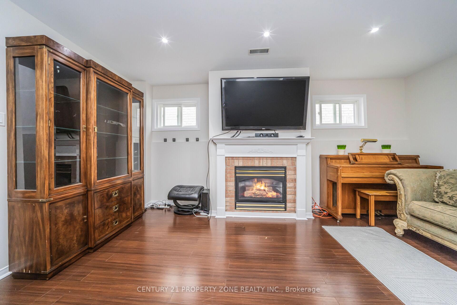 Photo 35 of 20 Robertson Davies Drive, Brampton, Snelgrove — HOMEH