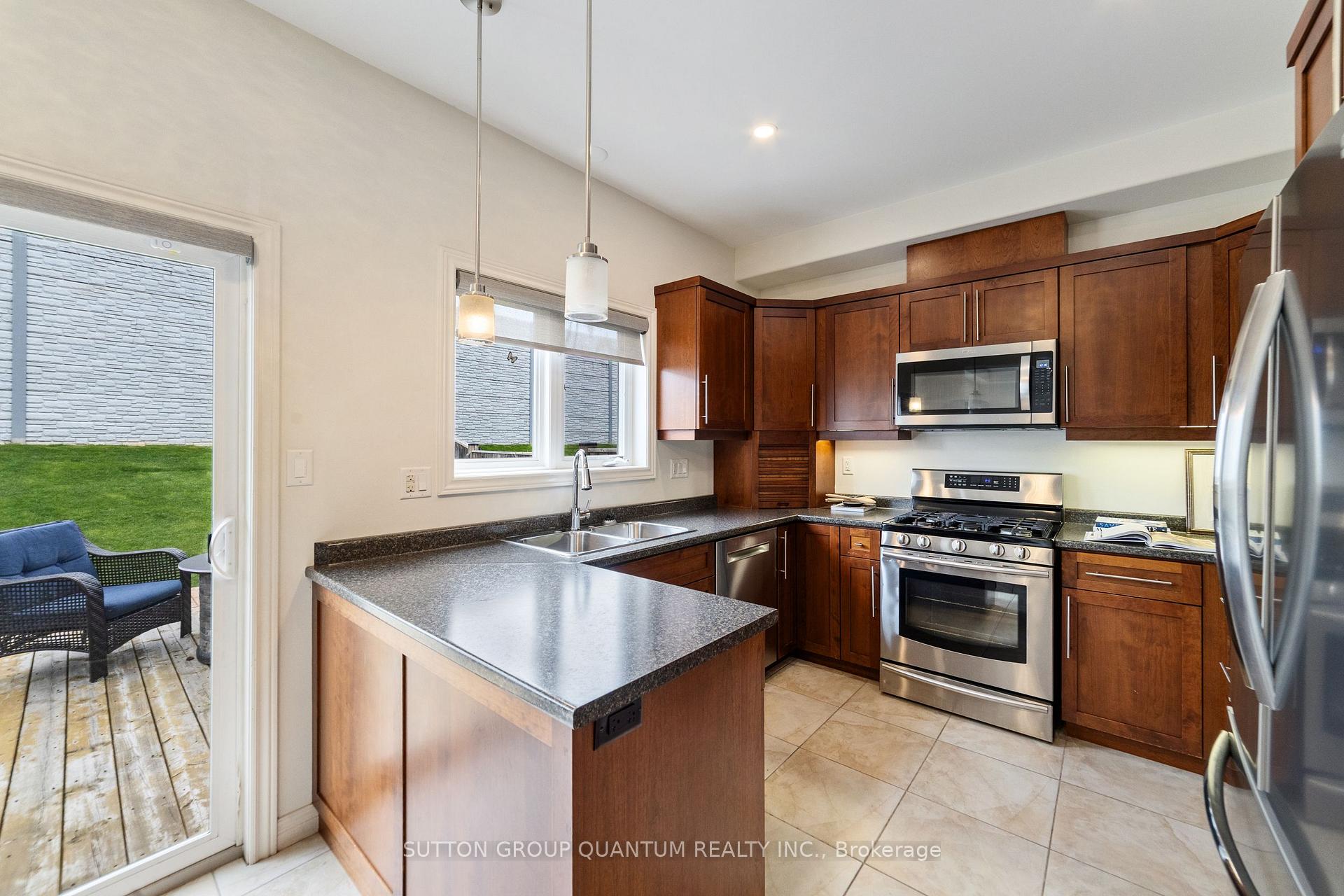 Photo 7 of 80 Lorne Avenue, Grimsby, Grimsby Beach — HOMEH