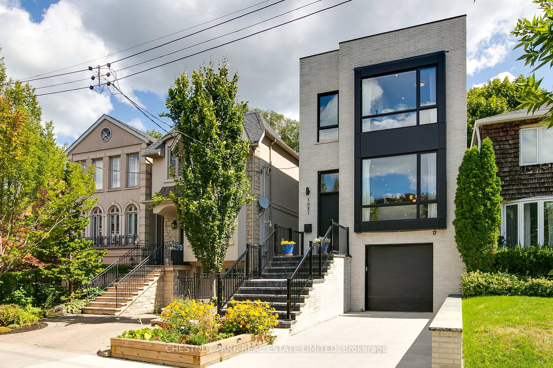 Front of 1031 Spadina Road