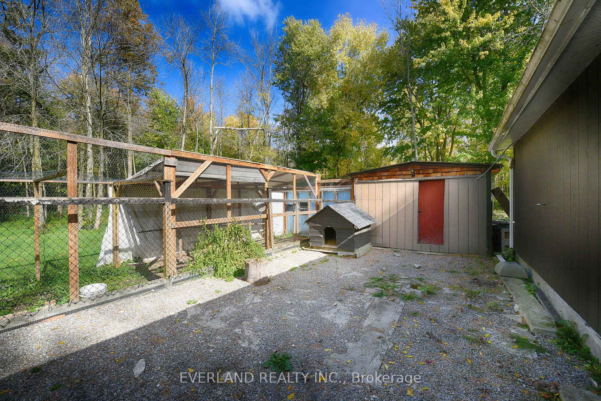 Photo 13 of 27001 Civic Centre Road, Georgina, Historic Lakeshore Communities — HOMEH