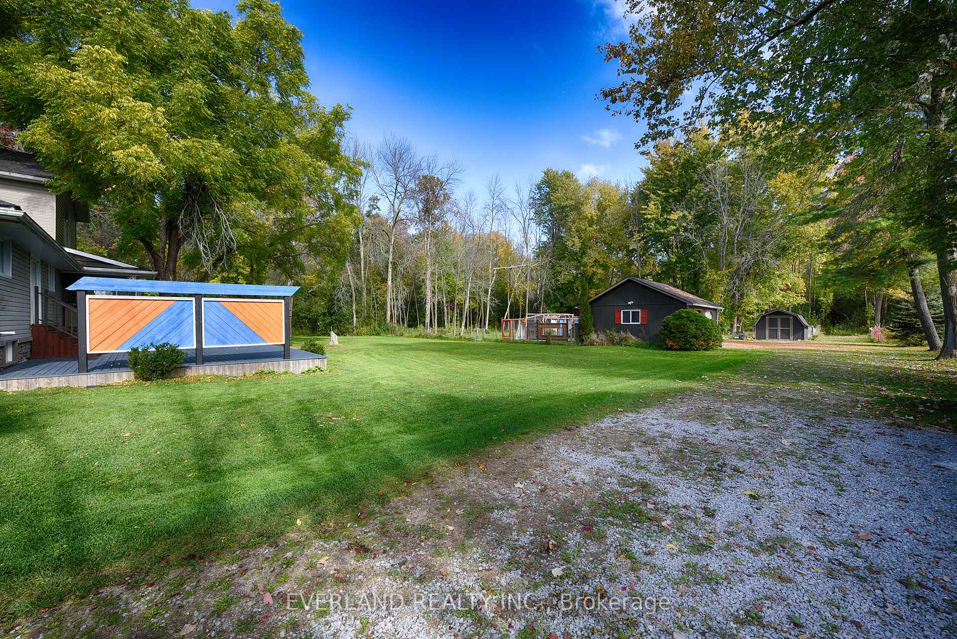 Photo 16 of 27001 Civic Centre Road, Georgina, Historic Lakeshore Communities — HOMEH