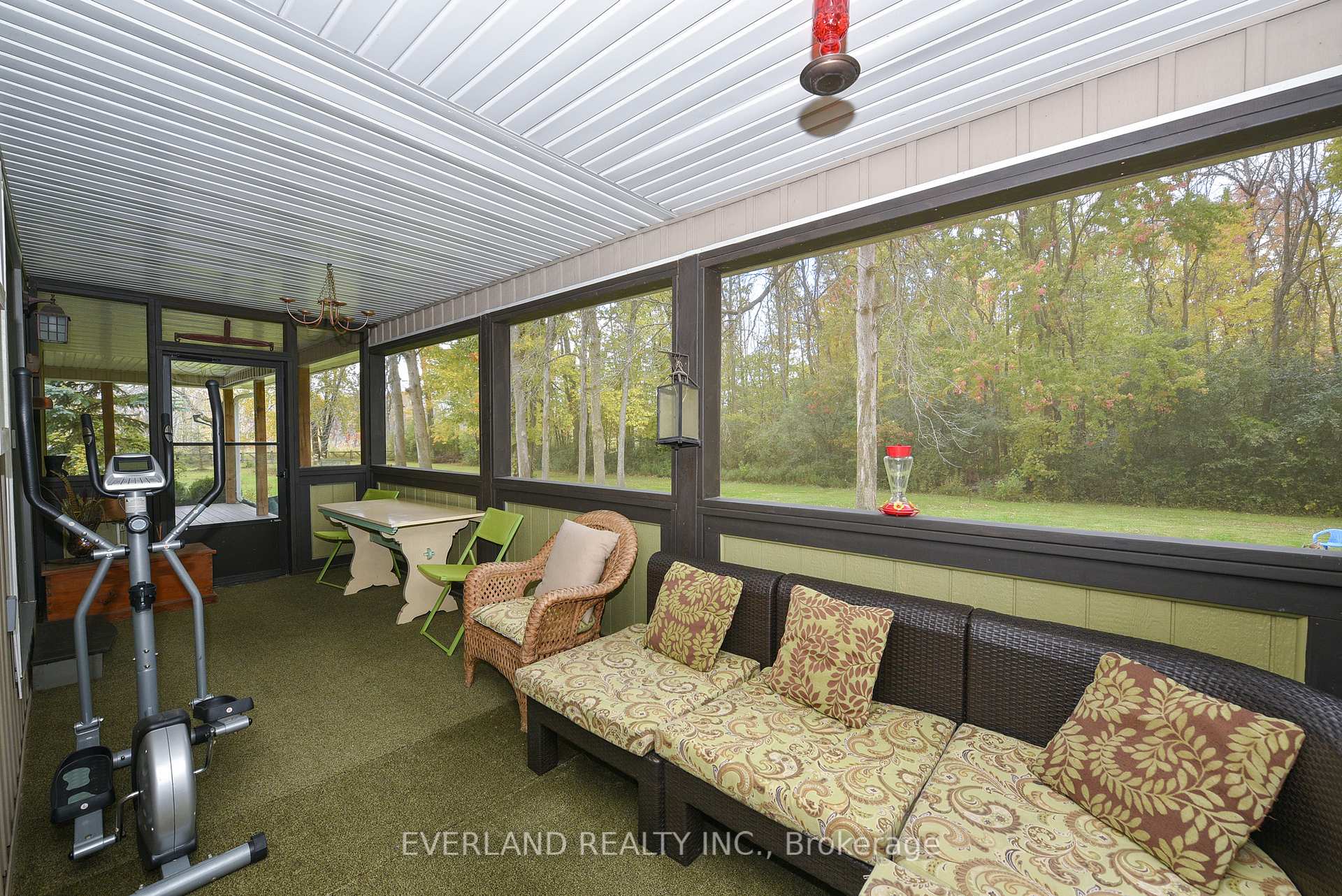 Photo 25 of 27001 Civic Centre Road, Georgina, Historic Lakeshore Communities — HOMEH