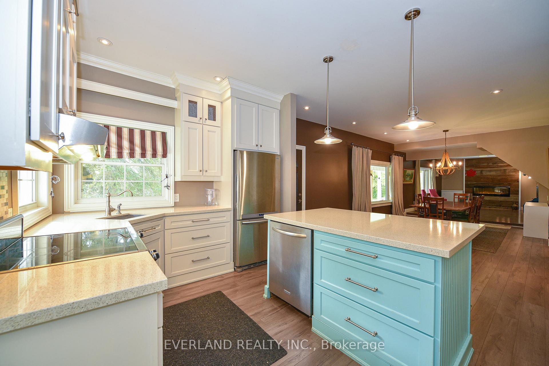 Photo 28 of 27001 Civic Centre Road, Georgina, Historic Lakeshore Communities — HOMEH