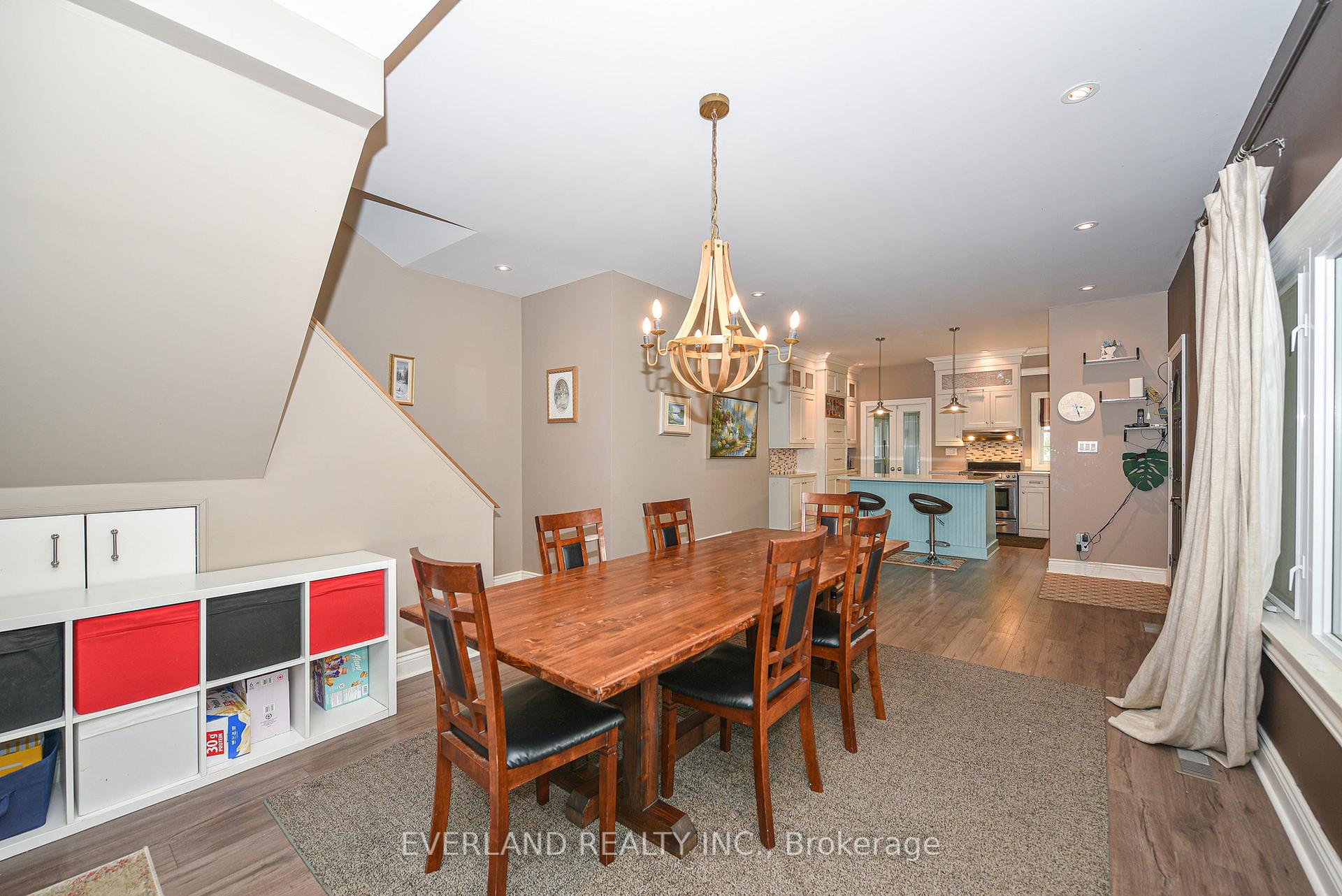 Photo 31 of 27001 Civic Centre Road, Georgina, Historic Lakeshore Communities — HOMEH