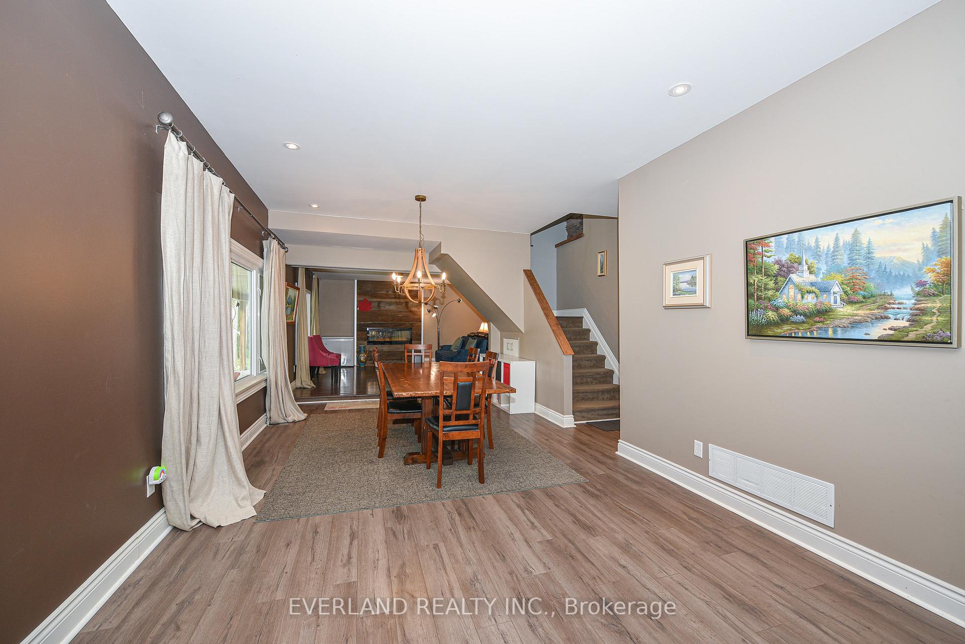 Photo 34 of 27001 Civic Centre Road, Georgina, Historic Lakeshore Communities — HOMEH