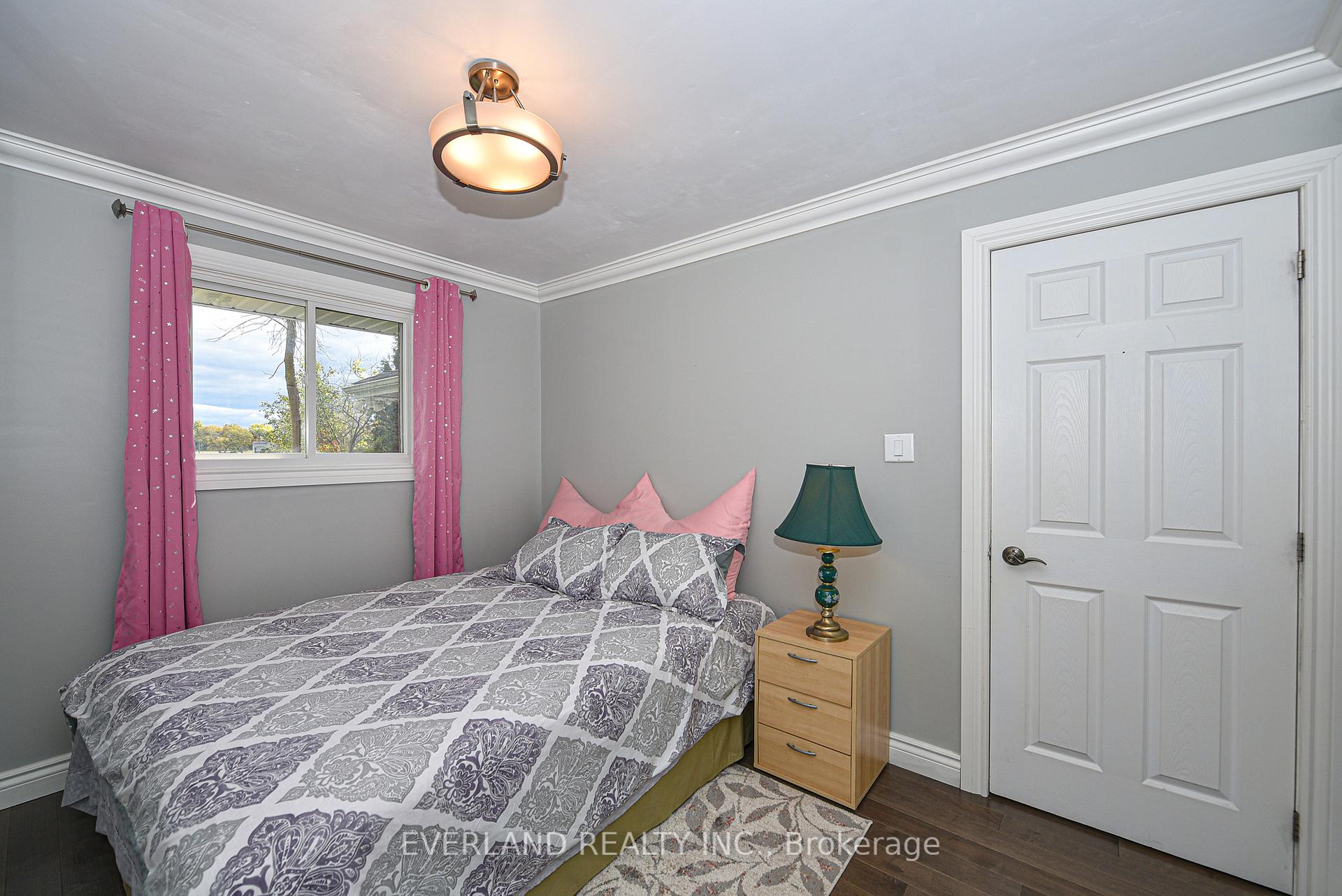 Photo 36 of 27001 Civic Centre Road, Georgina, Historic Lakeshore Communities — HOMEH